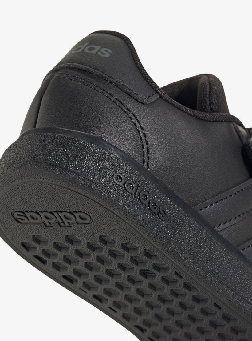 حذاء مدرسي بارز الملمس بشريط إغلاق لاصق للأطفال من أديداس - Grand Court 2.0 EL C-boys-shoes-schoolshoes-image-7