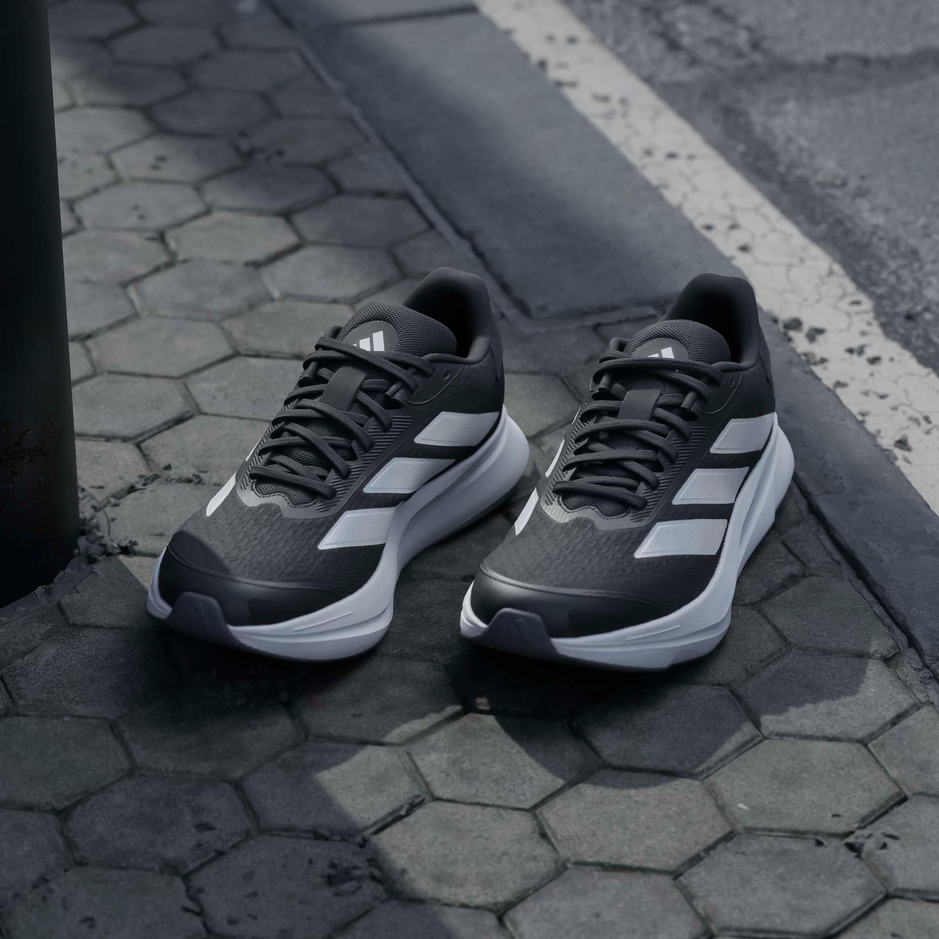 حذاء رياضي برباط ديورامو SL2 للنساء من أديداس-sports-women-shoes-image-11