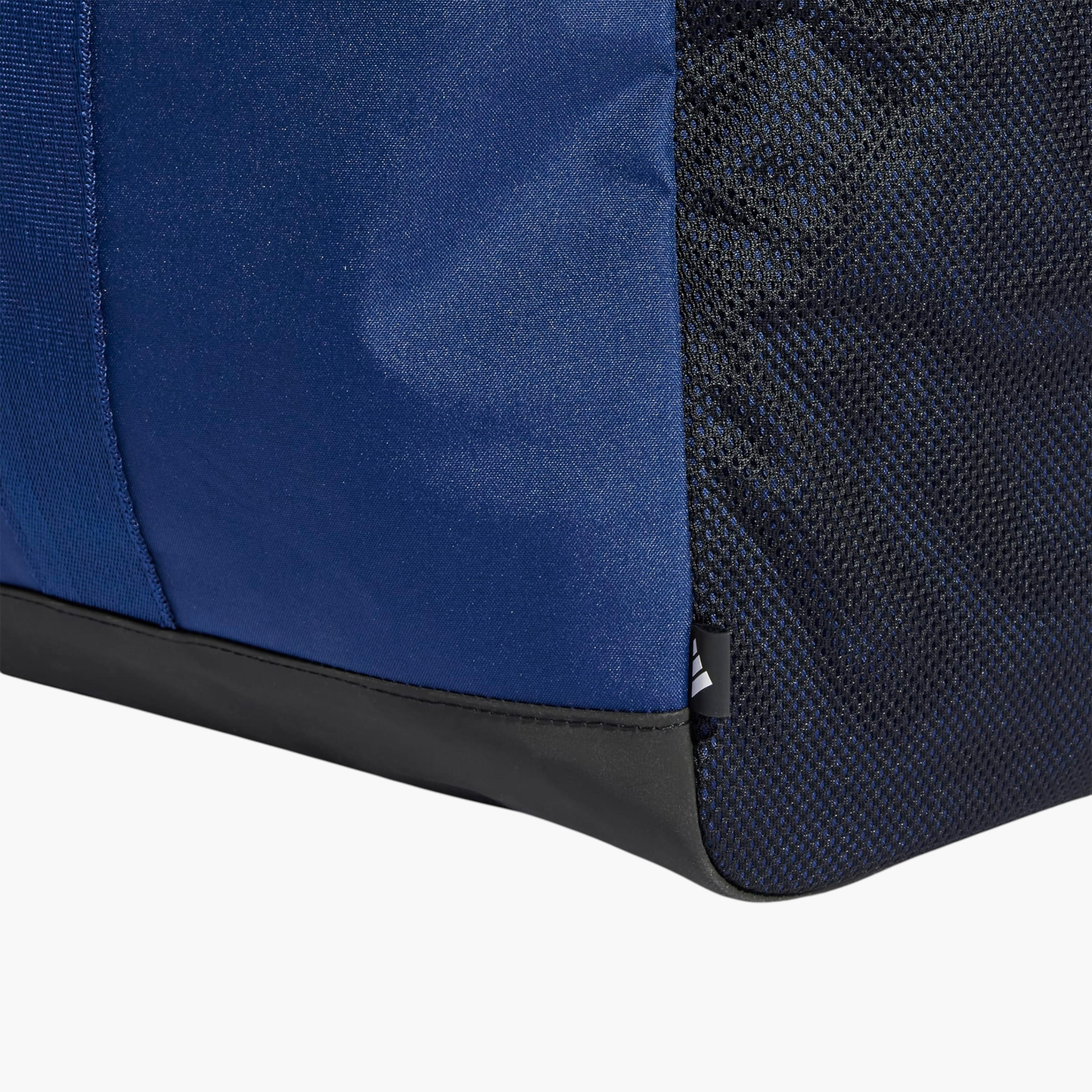 شنطة دافل بطبعات شعار للرجال من أديداس-men-bags-image-5