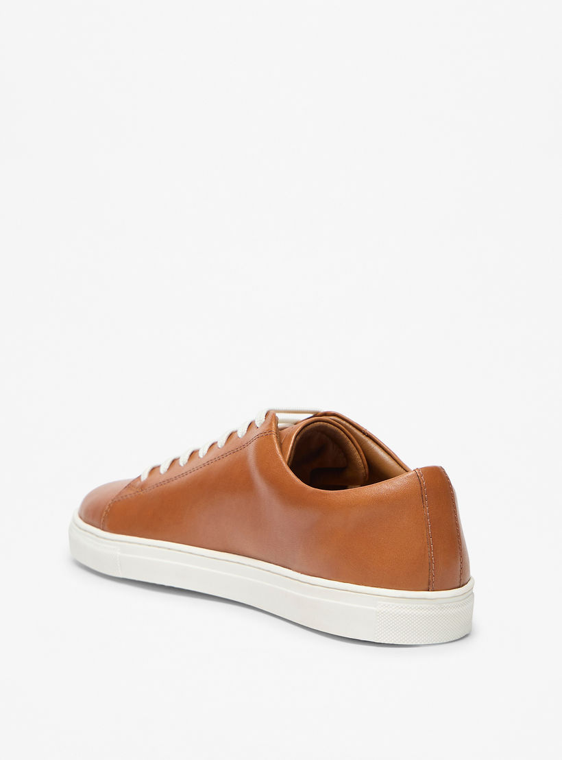حذاء بروفيشنال سادة برباط إغلاق للنساء من لي كوبر-women-shoes-sneakers-image-2