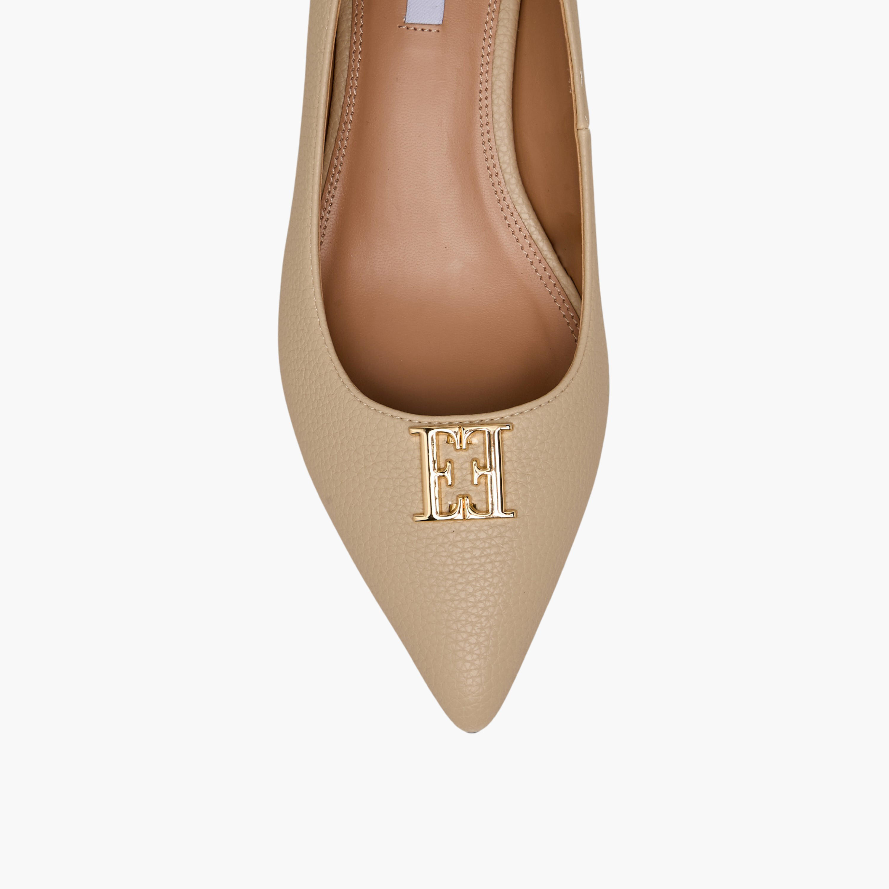 حذاء كلاسيكي بكعب صغير وزينة شعار للنساء من إيل-women-shoes-heels-image-4