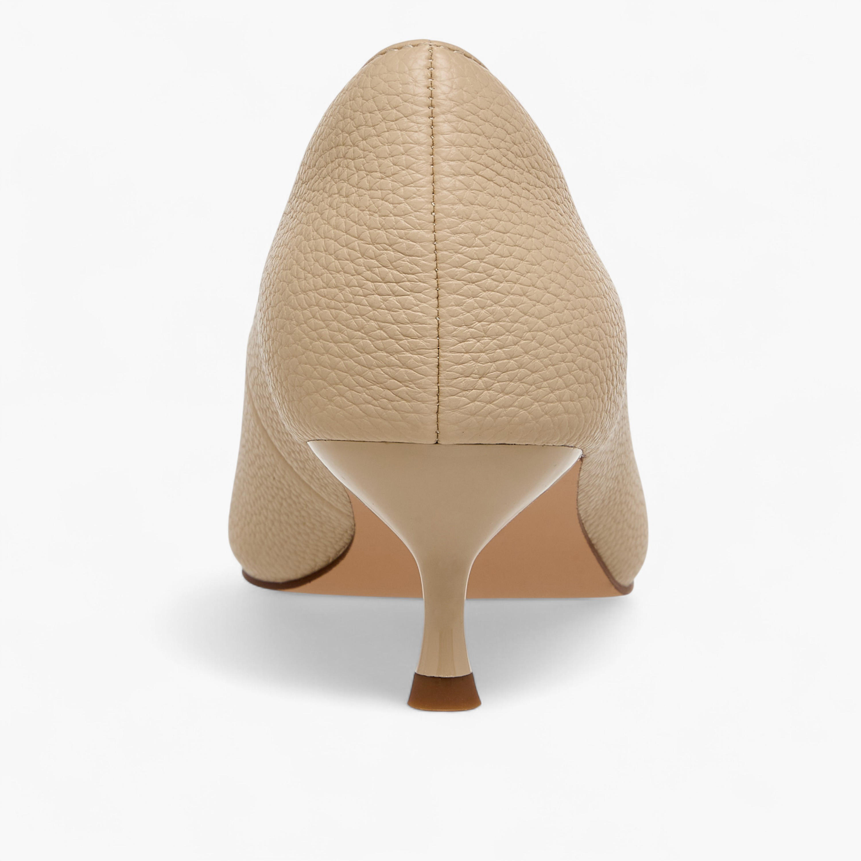 حذاء كلاسيكي بكعب صغير وزينة شعار للنساء من إيل-women-shoes-heels-image-5