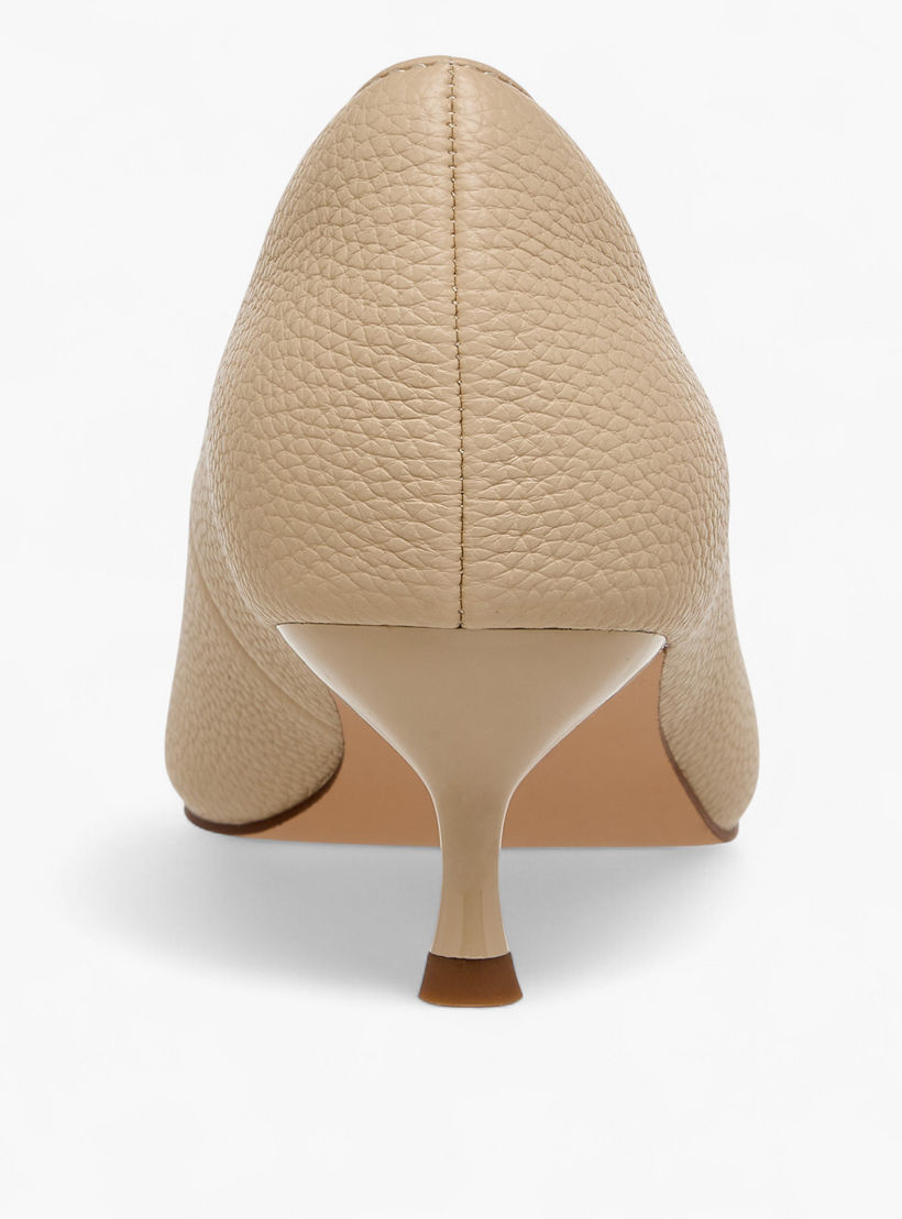 حذاء كلاسيكي بكعب صغير وزينة شعار للنساء من إيل-women-shoes-heels-image-5