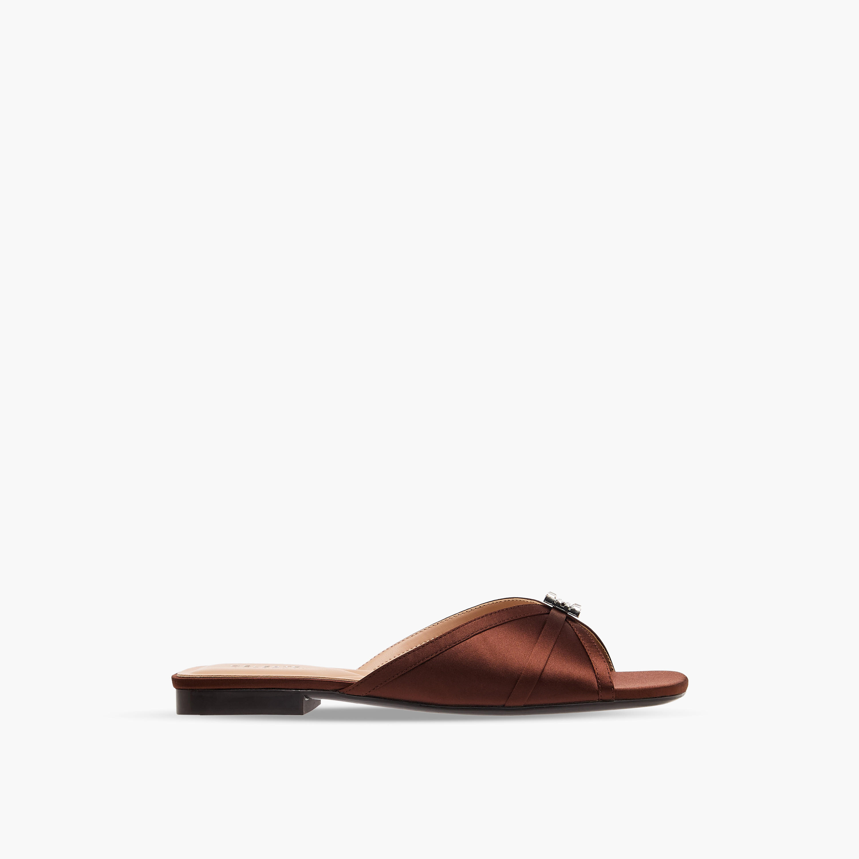 صندل ساتان سهل الارتداء مزين للنساء من سيليست-women-shoes-flats-sandals-image-3