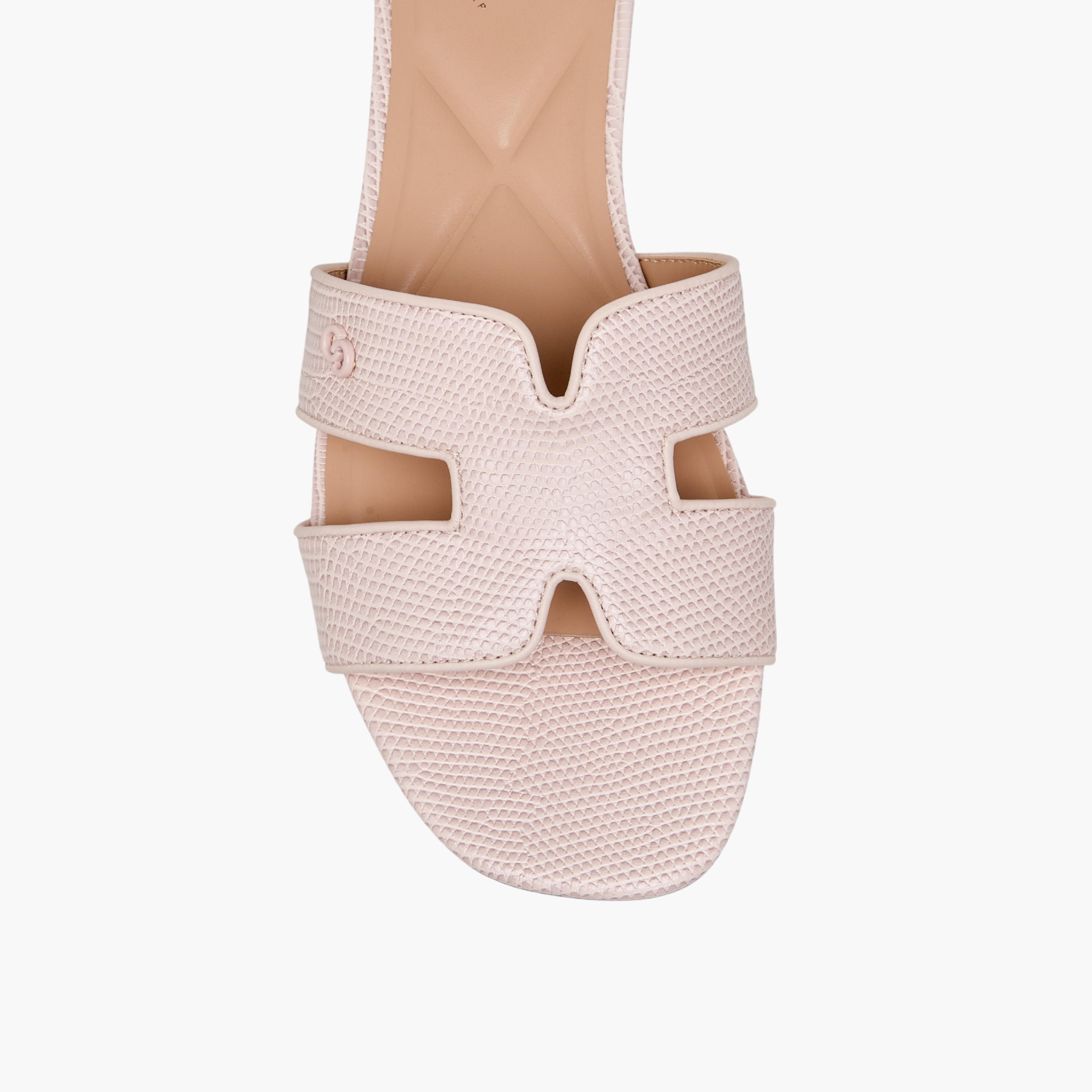 صندل سهل الارتداء بتصميم حيوانات بارز الملمس للنساء من سيليست-women-shoes-flats-sandals-image-4