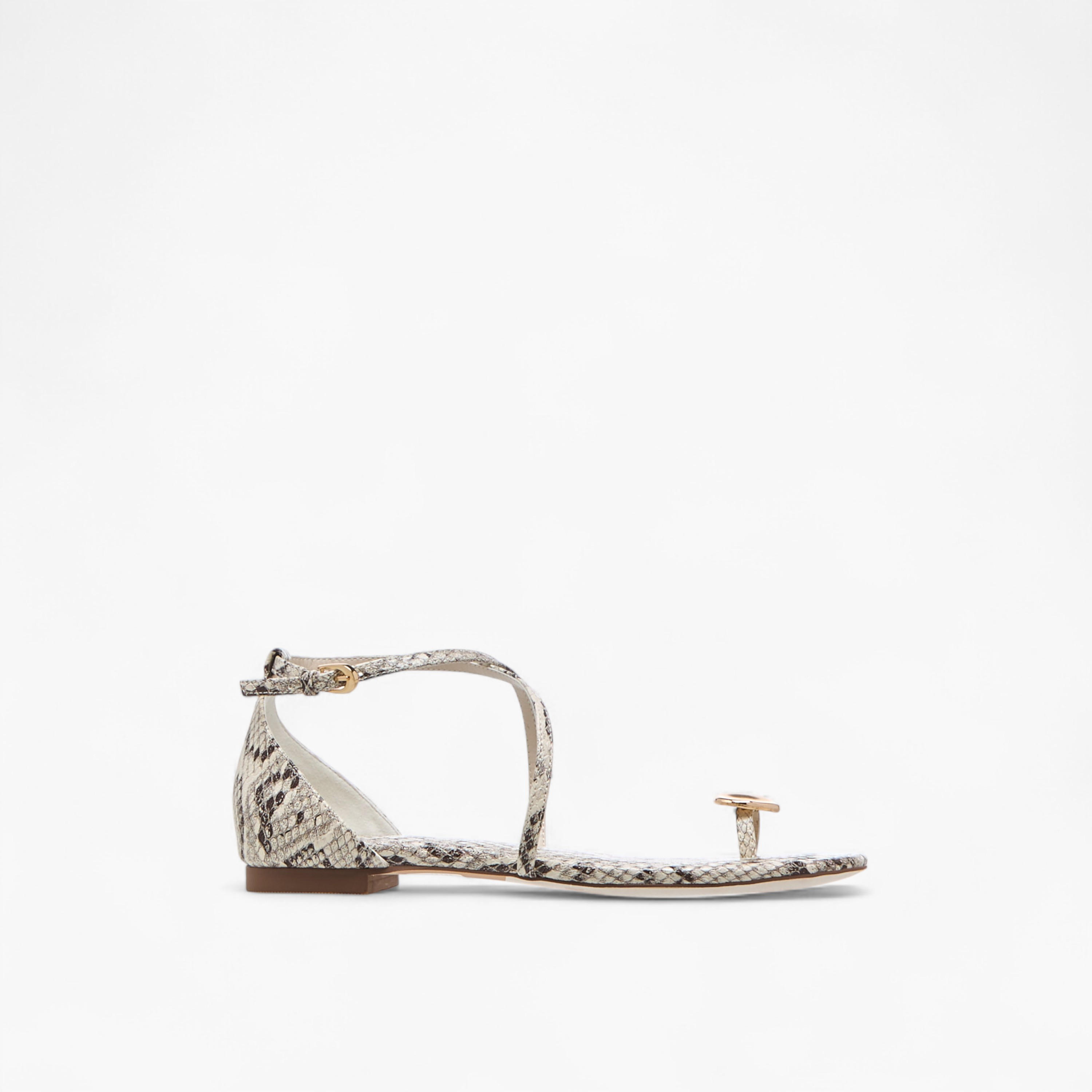 صندل بحزام متقاطع وإبزيم إغلاق وطبعات حيوانات للنساء من سيليست-women-shoes-flats-sandals-image-3