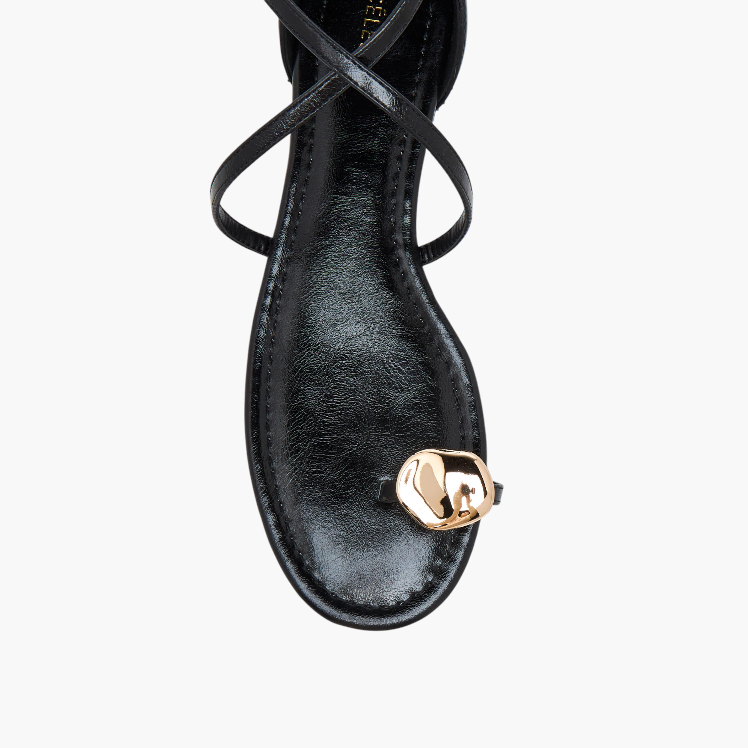 صندل سادة بحزام متقاطع وإبزيم إغلاق للنساء من سيليست-women-shoes-flats-sandals-image-4