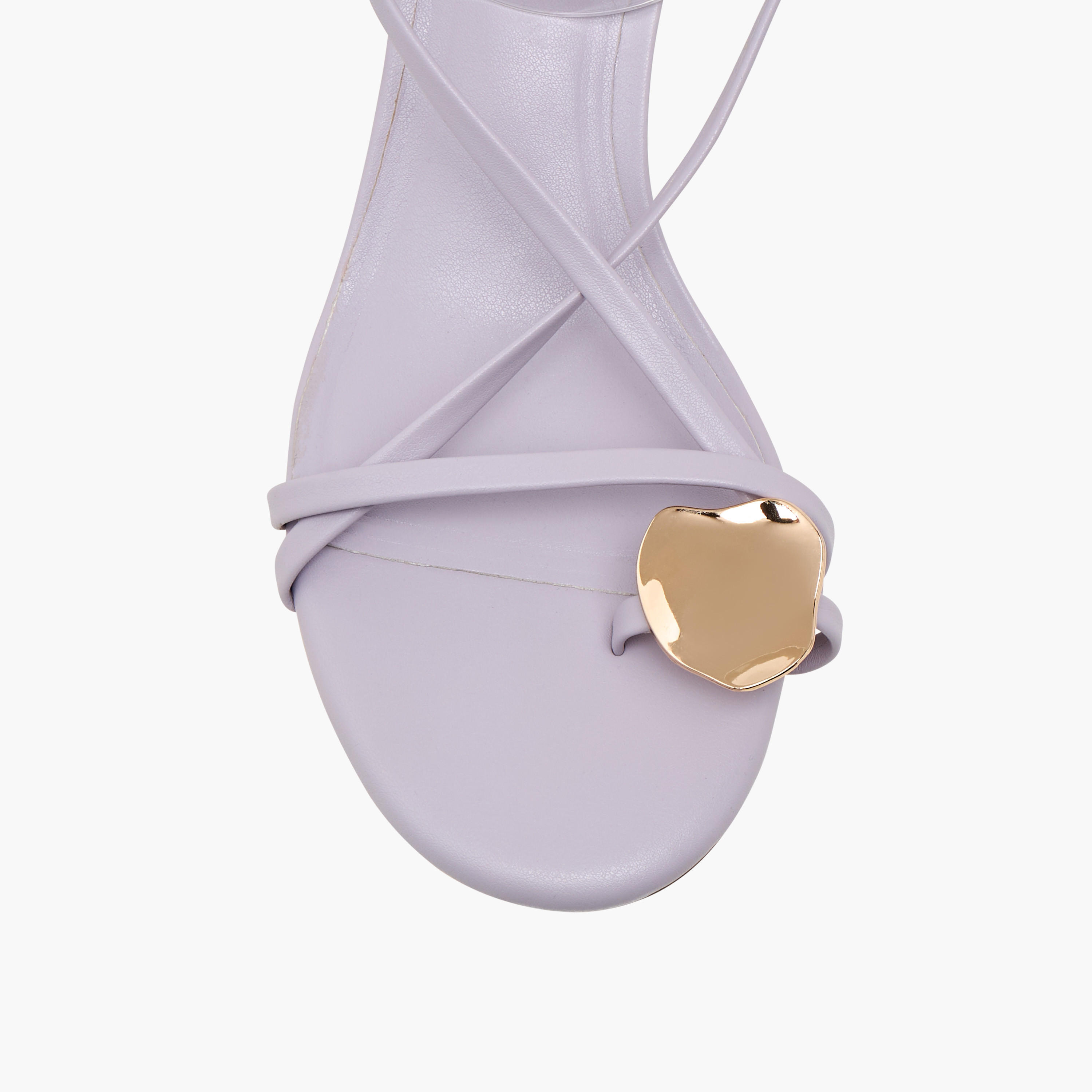 صندل سادة بكعب صغير وإبزيم إغلاق وحزام خلفي للنساء من سيليست-women-shoes-sandals-heeled-image-4