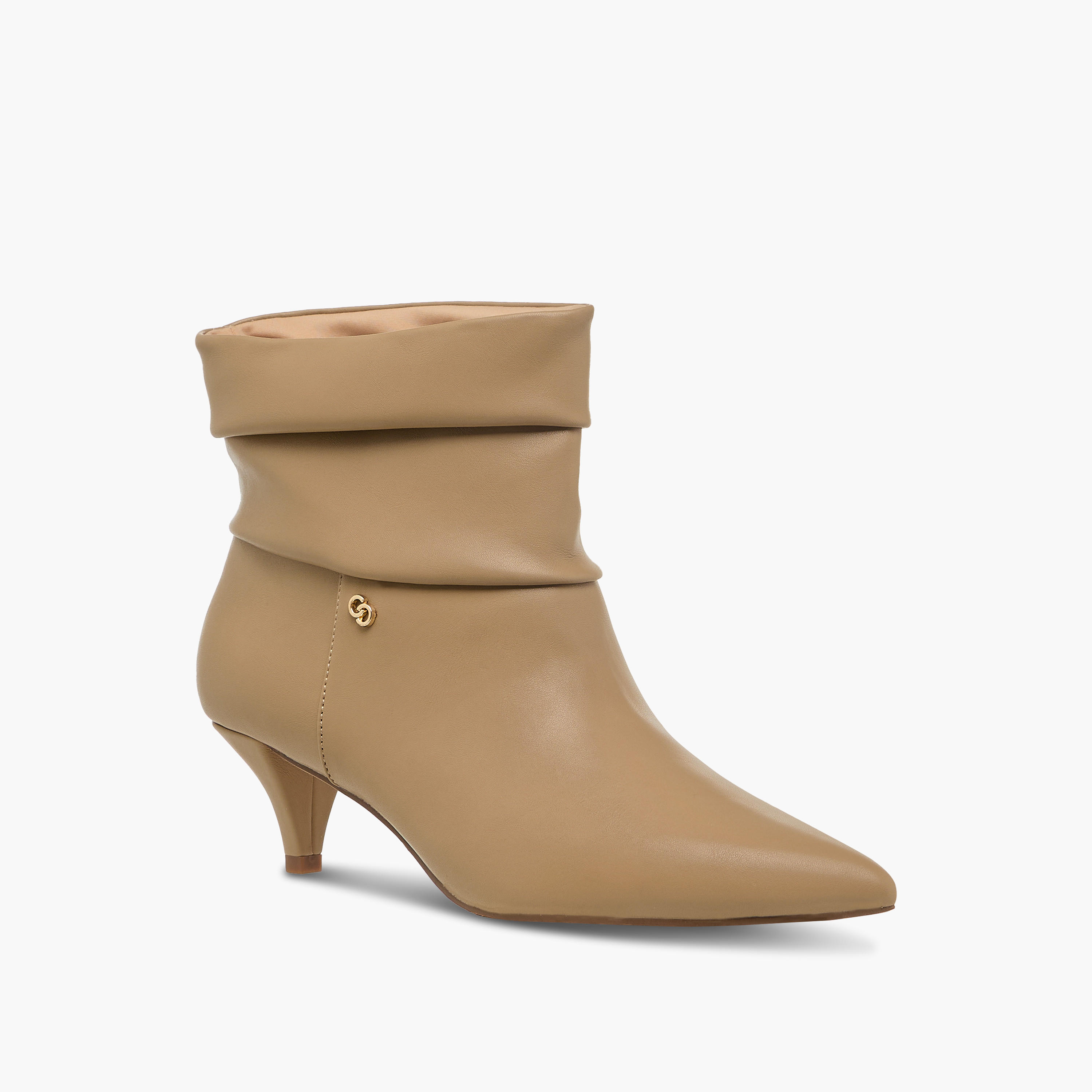 بوت كاحل بتفاصيل ثنيات وكعب صغير للنساء من سيليست-women-shoes-boots-image-2