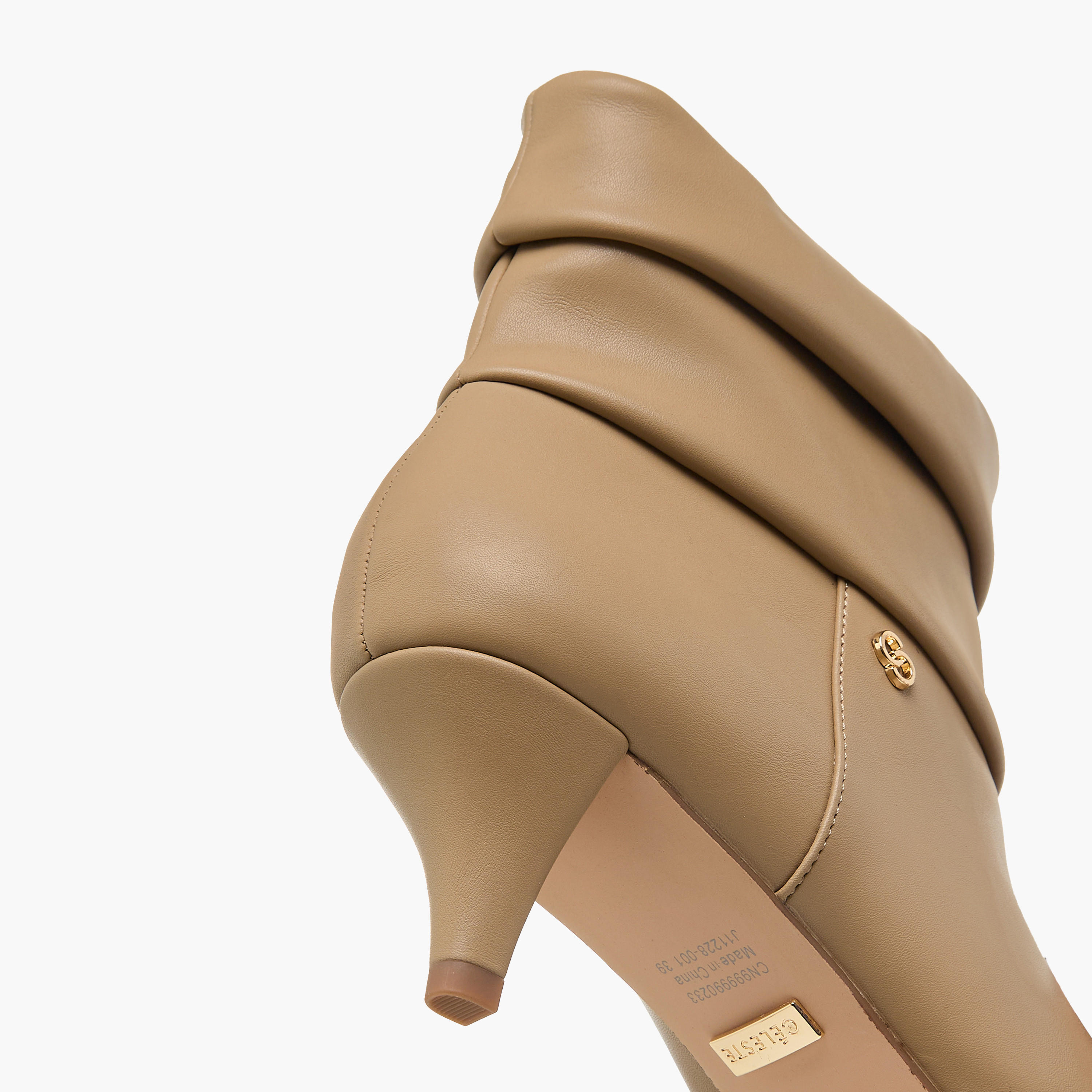بوت كاحل بتفاصيل ثنيات وكعب صغير للنساء من سيليست-women-shoes-boots-image-5