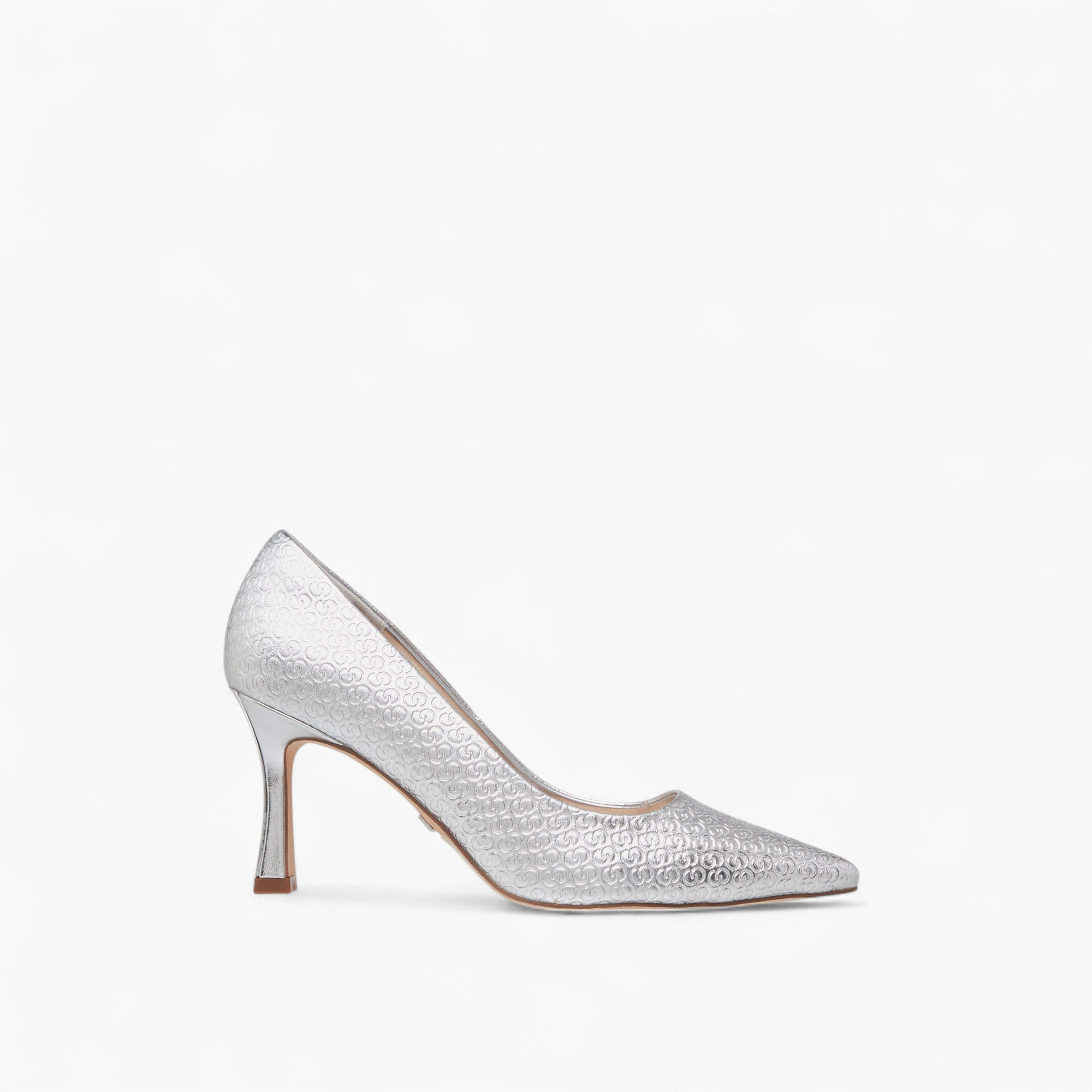 حذاء بومب بكعب رفيع بارز الملمس بملمس مونوجرام بارز للنساء من سيليست-women-shoes-heels-image-3