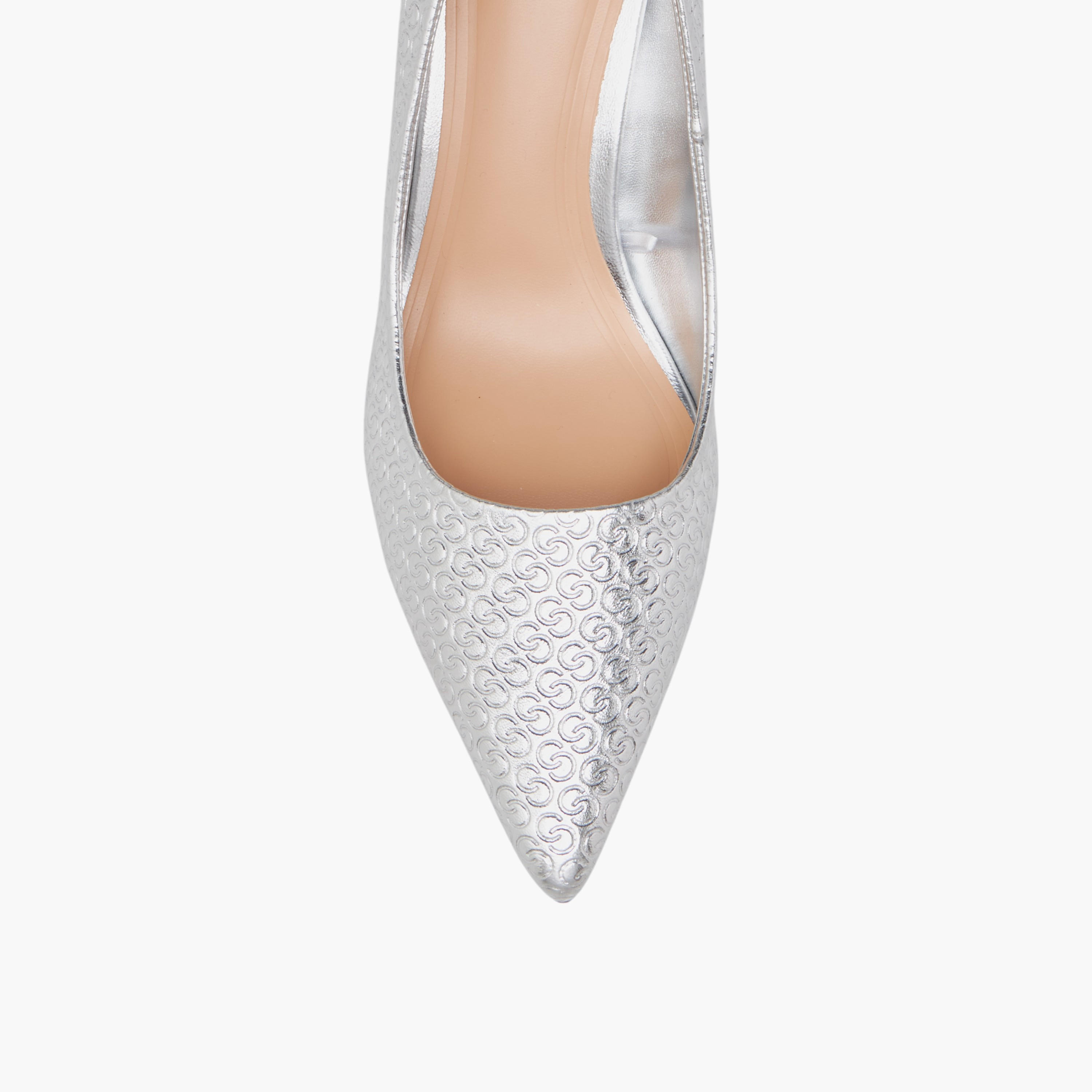 حذاء بومب بكعب رفيع بارز الملمس بملمس مونوجرام بارز للنساء من سيليست-women-shoes-heels-image-4