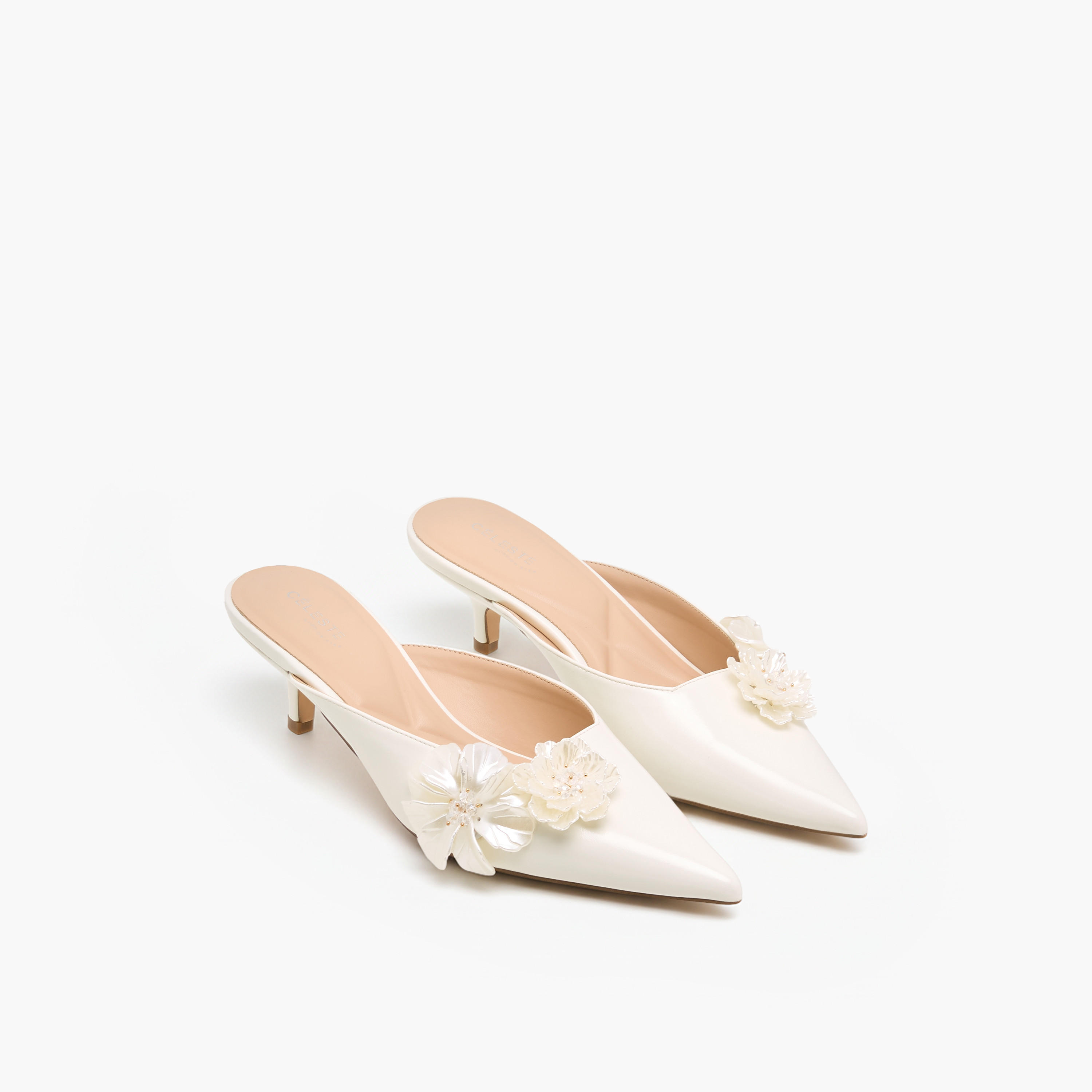 حذاء ميول بزخارف زهريّة للنساء من سيليست-women-shoes-heels-image-1
