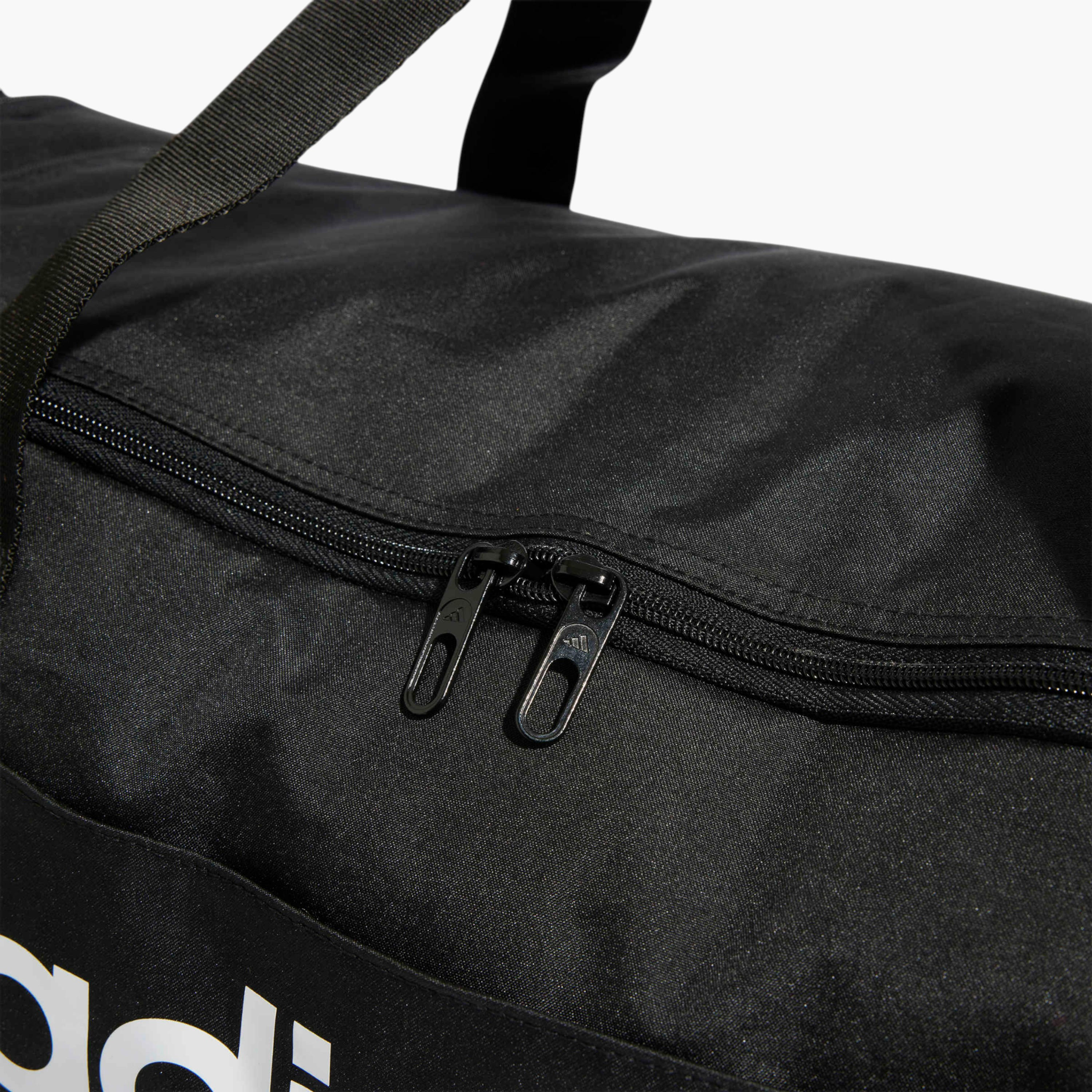 شنطة دافل بطبعات شعار للرجال من أديداس-men-bags-image-6