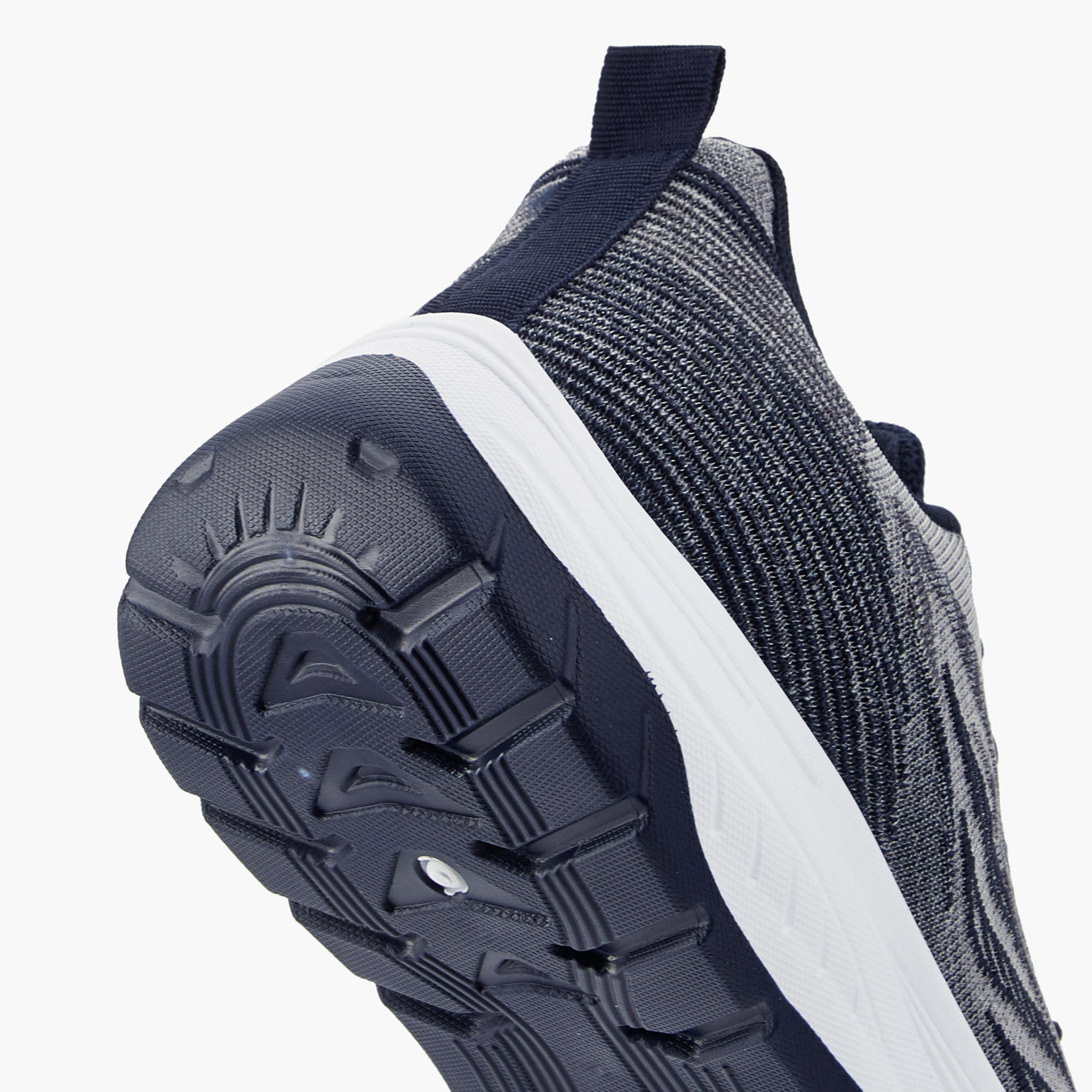 حذاء رياضي رجالي برباط من أوكلان من شو إكسبريس-men-shoes-sports-image-5