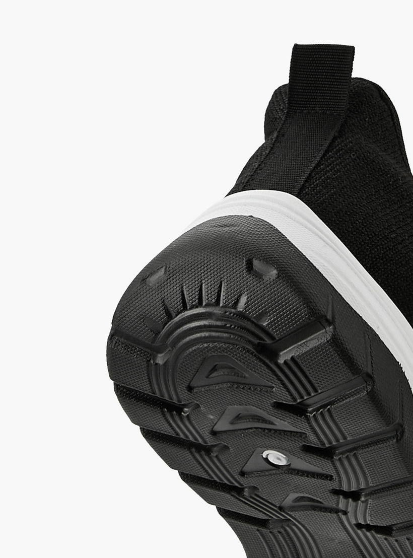 حذاء رياضي برباط إغلاق للرجال من أوكلان من شو إكسبريس-men-shoes-sports-image-5