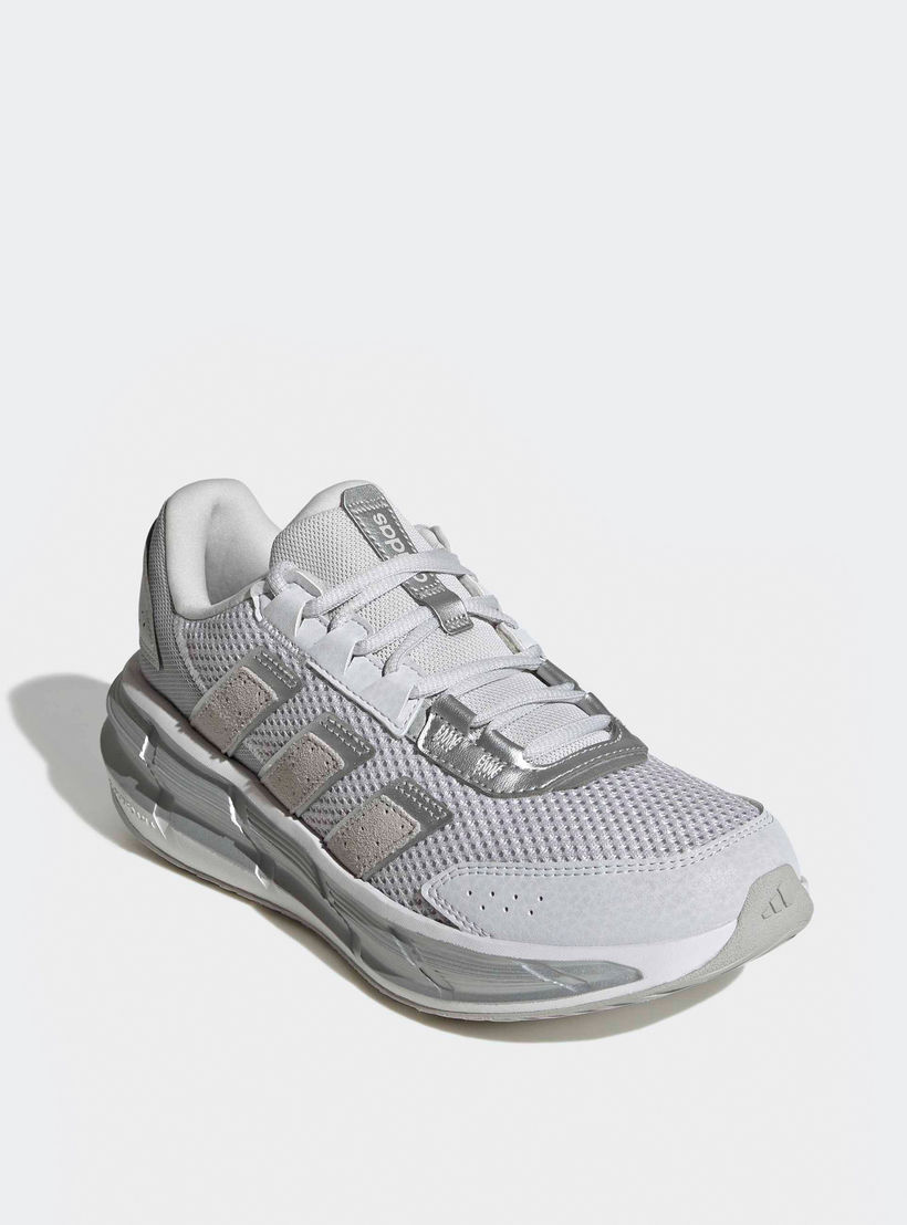 حذاء سنيكرز بطول الكاحل ورباط إغلاق أستراستار للنساء من أديداس-sports-women-shoes-image-1