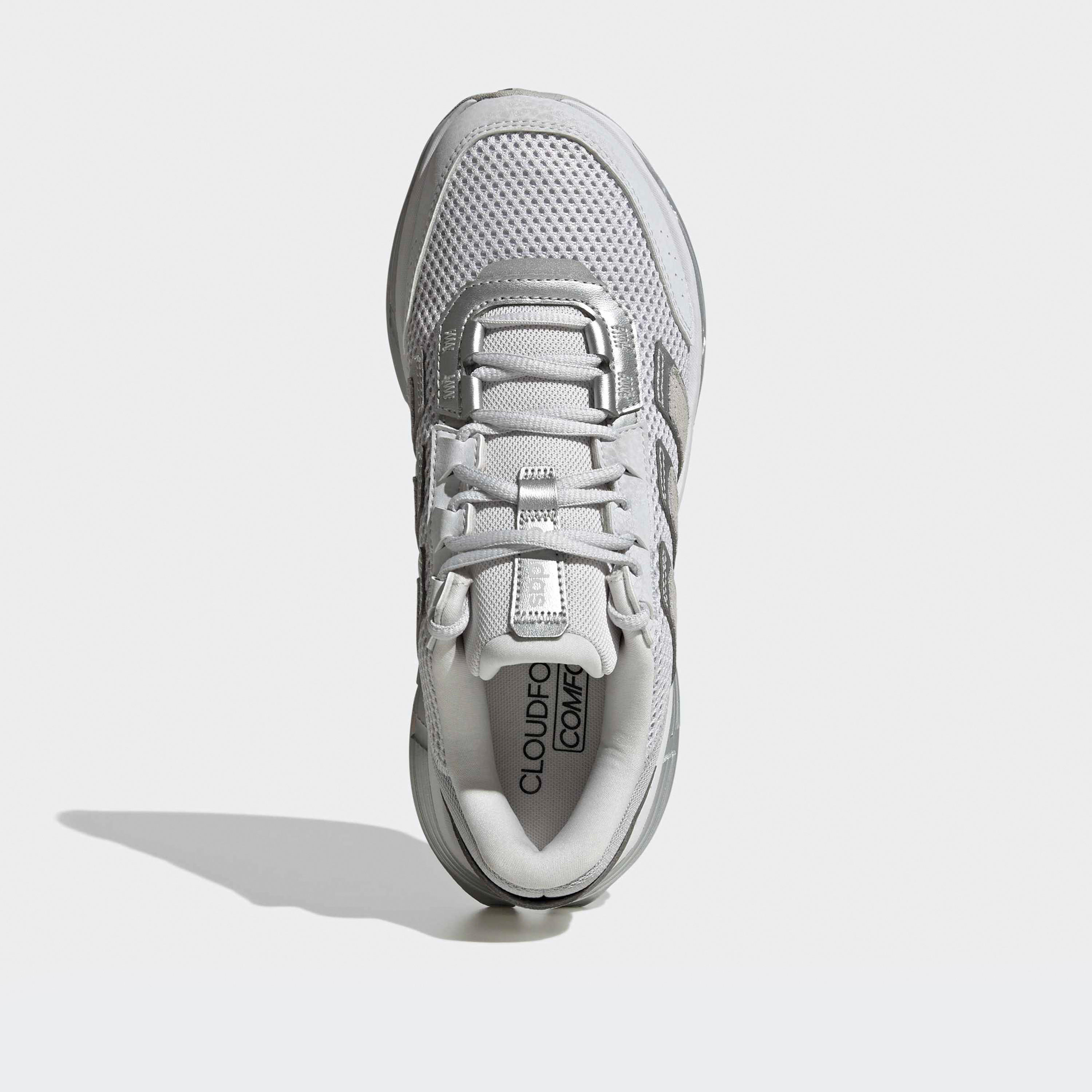 حذاء سنيكرز بطول الكاحل ورباط إغلاق أستراستار للنساء من أديداس-sports-women-shoes-image-4