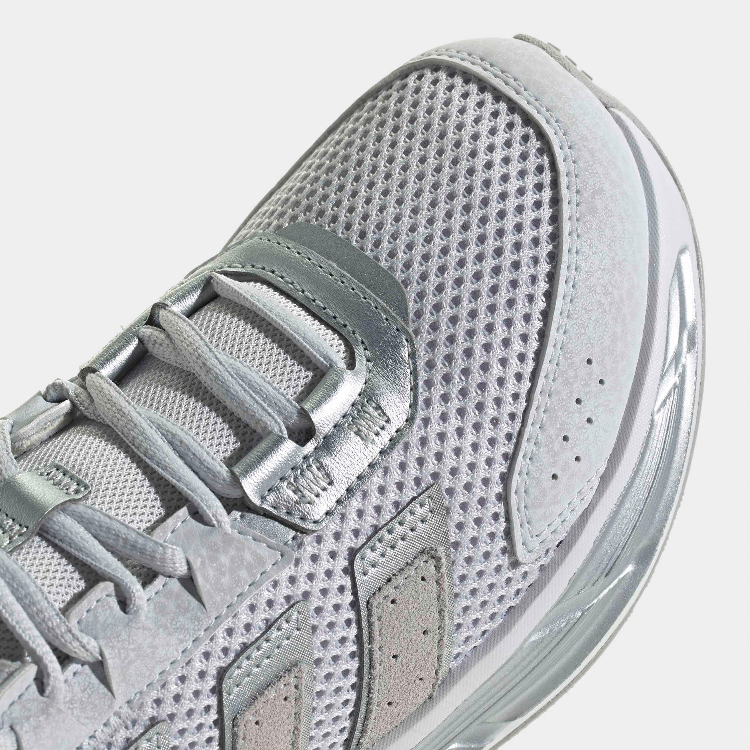 حذاء سنيكرز بطول الكاحل ورباط إغلاق أستراستار للنساء من أديداس-sports-women-shoes-image-7