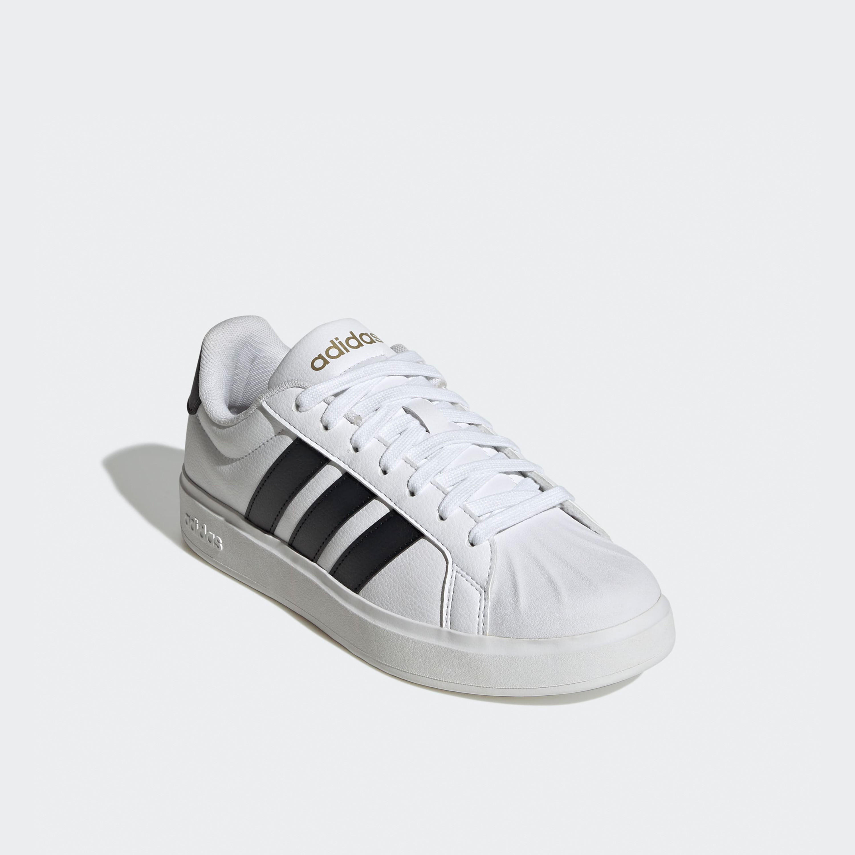 حذاء سنيكرز بطول الكاحل وشريط إغلاق لاصق ستريت توك للنساء من أديداس-women-shoes-sneakers-image-1