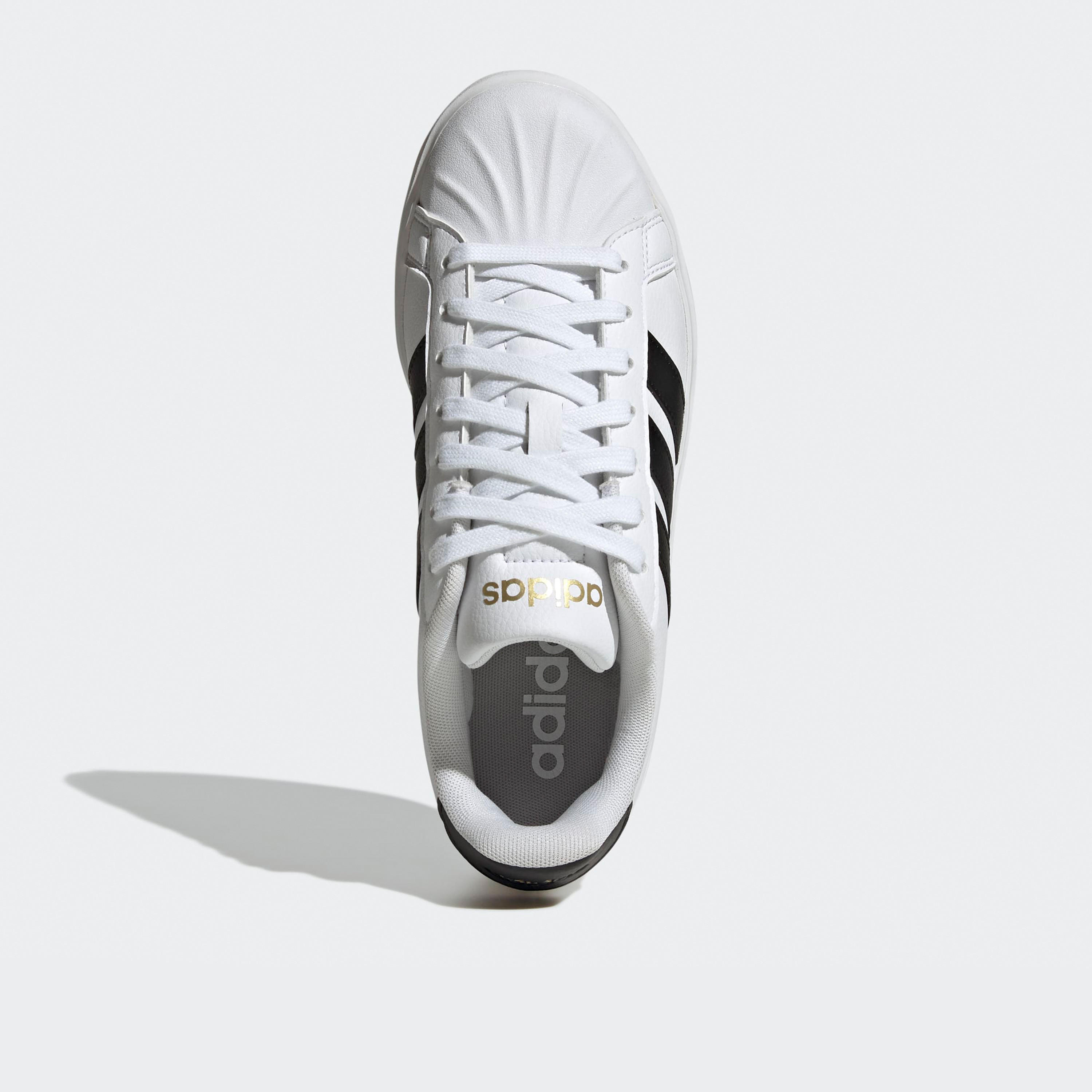 حذاء سنيكرز بطول الكاحل وشريط إغلاق لاصق ستريت توك للنساء من أديداس-women-shoes-sneakers-image-3