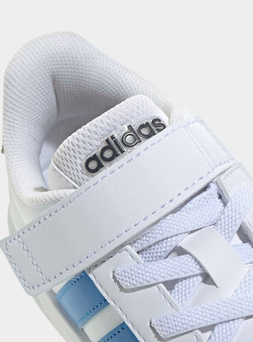 حذاء سنيكرز بشريط إغلاق لاصق "جراند كورت 3.0 إي إل" للأولاد من أديداس-sports-boys-shoes-image-7
