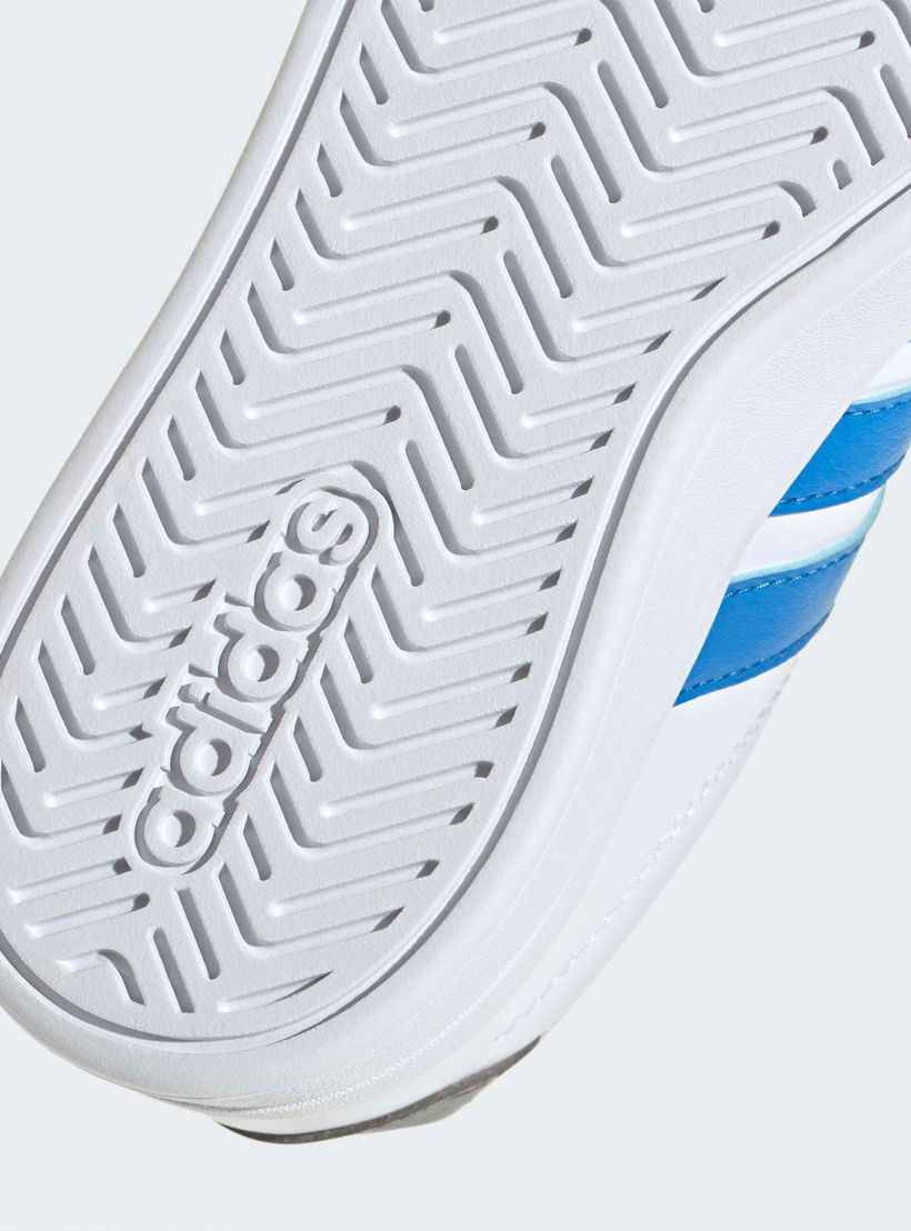 حذاء سنيكرز بشريط إغلاق لاصق "جراند كورت 3.0 إي إل" للأولاد من أديداس-sports-boys-shoes-image-8