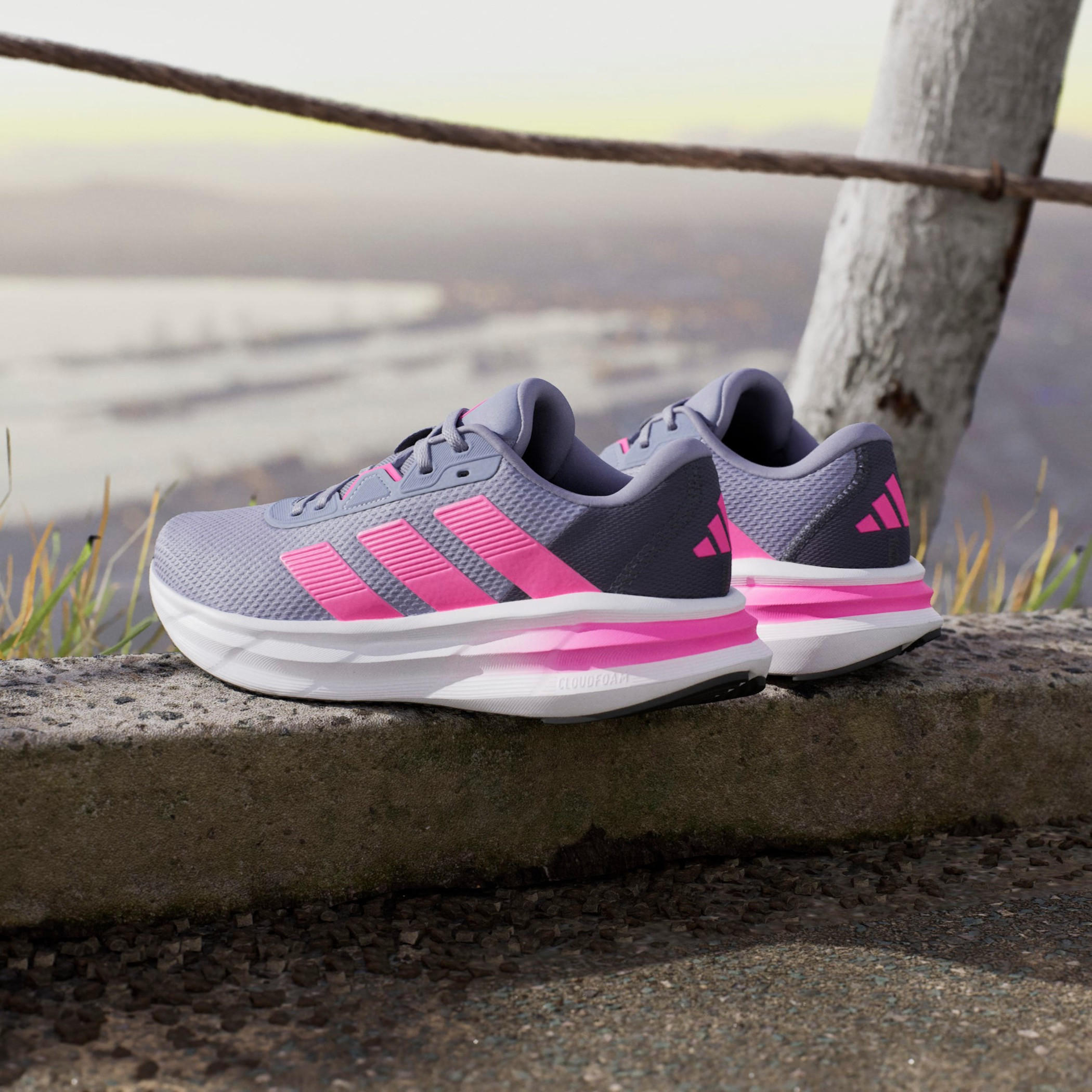 حذاء رياضي برباط جالاكسي 7 للنساء من أديداس-sports-women-shoes-image-11
