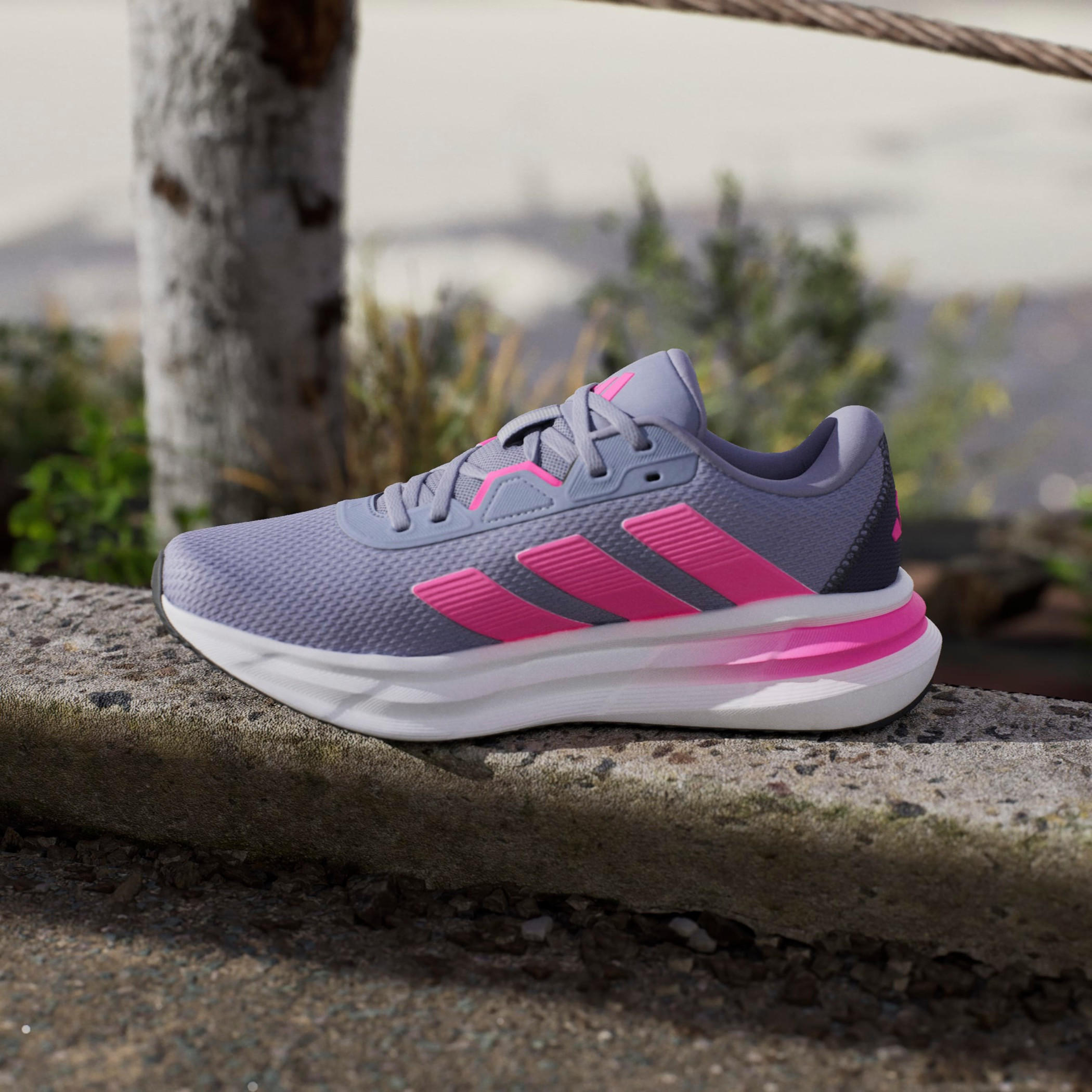 حذاء رياضي برباط جالاكسي 7 للنساء من أديداس-sports-women-shoes-image-12