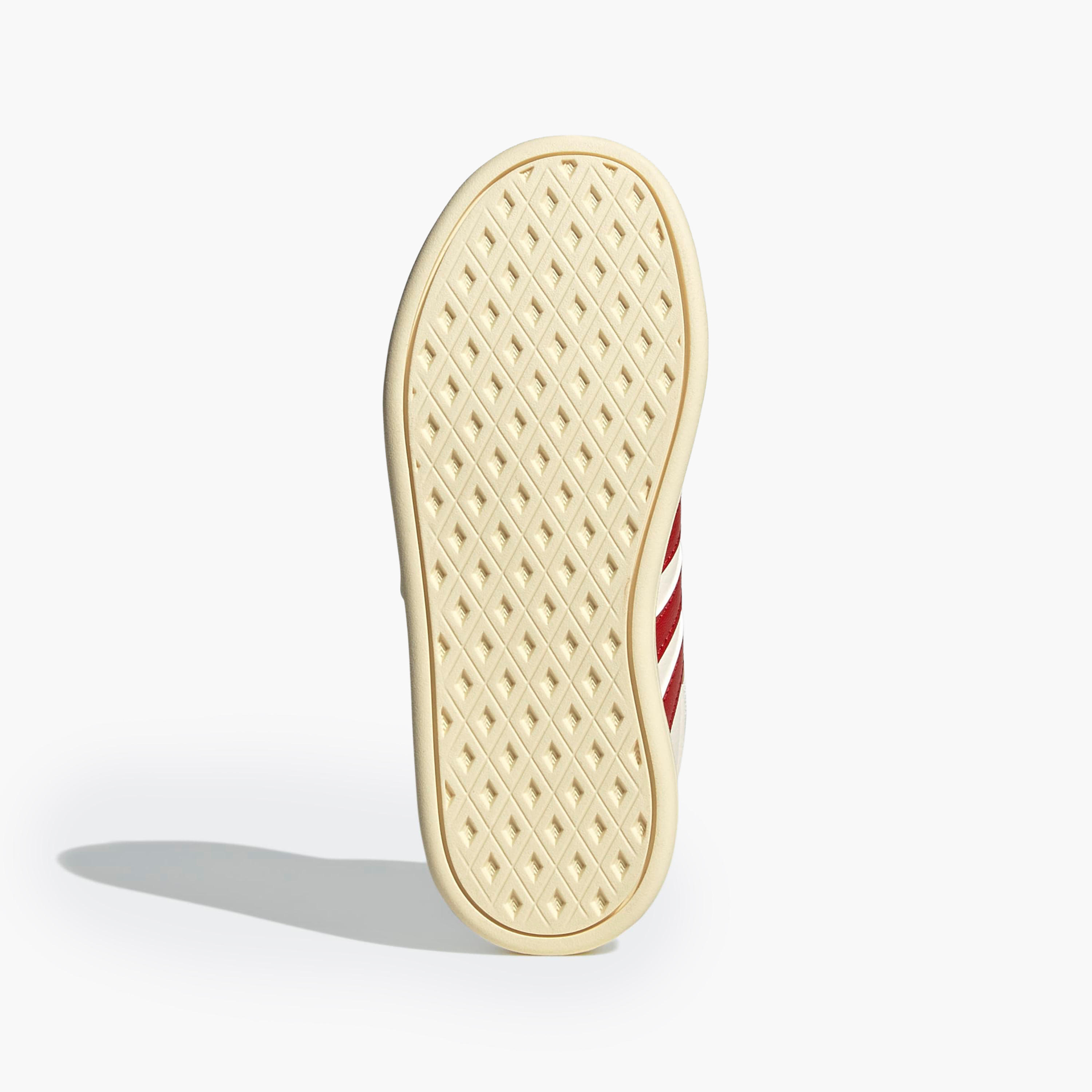 حذاء سنيكرز مثقب بشريط إغلاق لاصق للأولاد من أديداس - BREAKNET SLEEK EL C-boys-shoes-sneakers-image-8