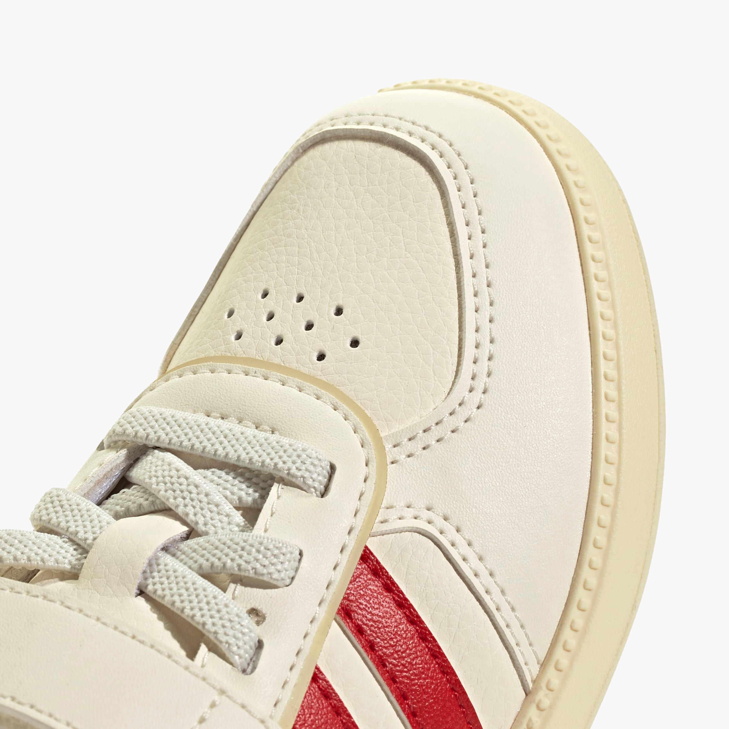 حذاء سنيكرز مثقب بشريط إغلاق لاصق للأولاد من أديداس - BREAKNET SLEEK EL C-boys-shoes-sneakers-image-6