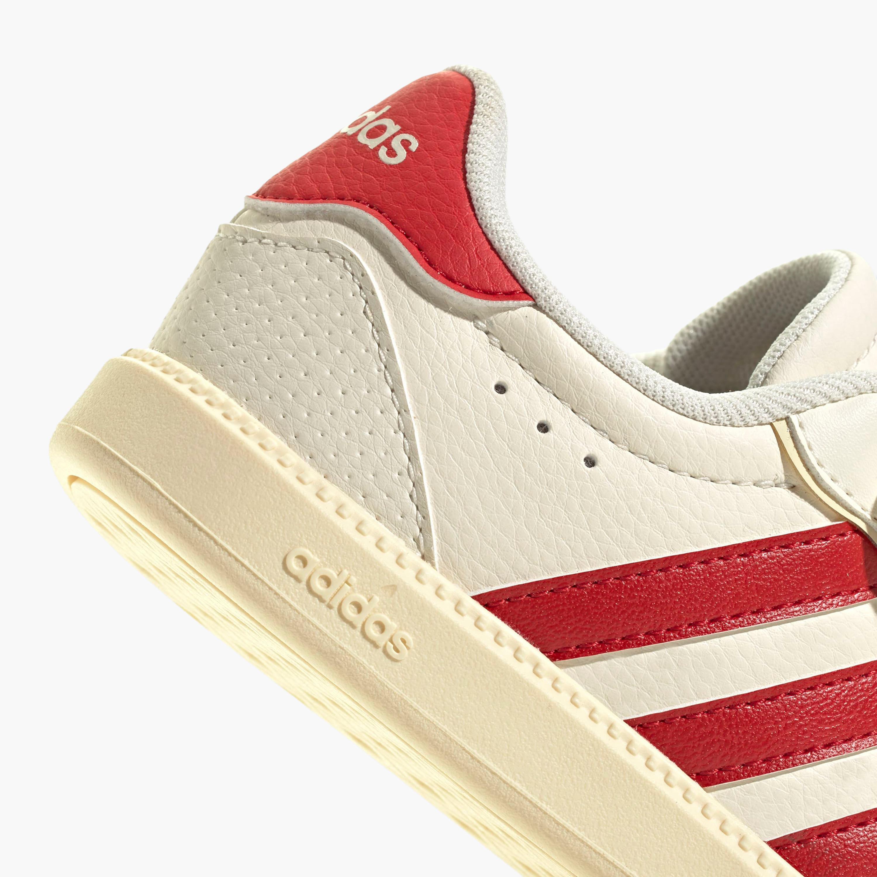 حذاء سنيكرز مثقب بشريط إغلاق لاصق للأولاد من أديداس - BREAKNET SLEEK EL C-boys-shoes-sneakers-image-5