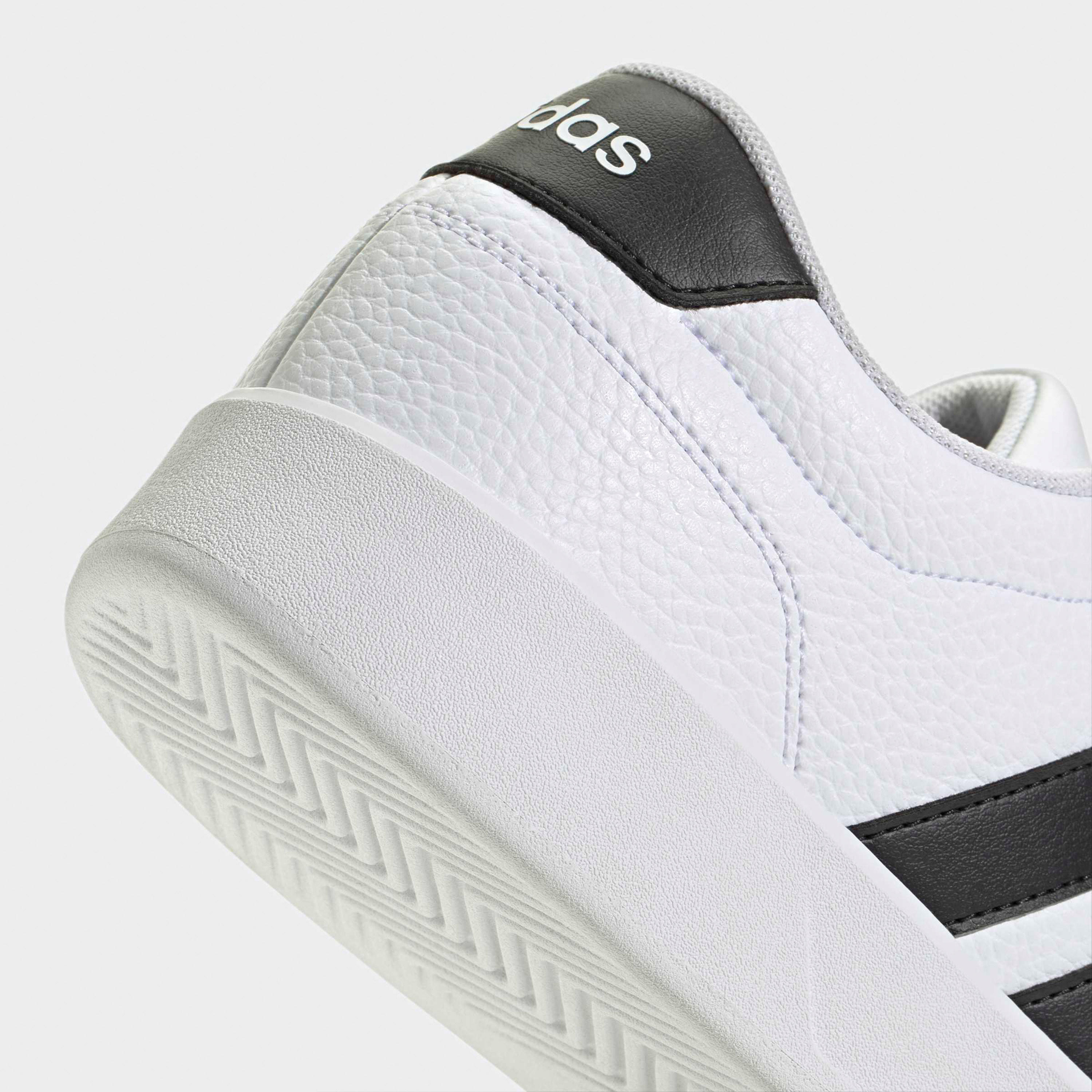 حذاء سنيكرز مخطط للكاحل برباط إغلاق بريكنت 3.0 للرجال من أديداس-men-shoes-sneakers-image-6