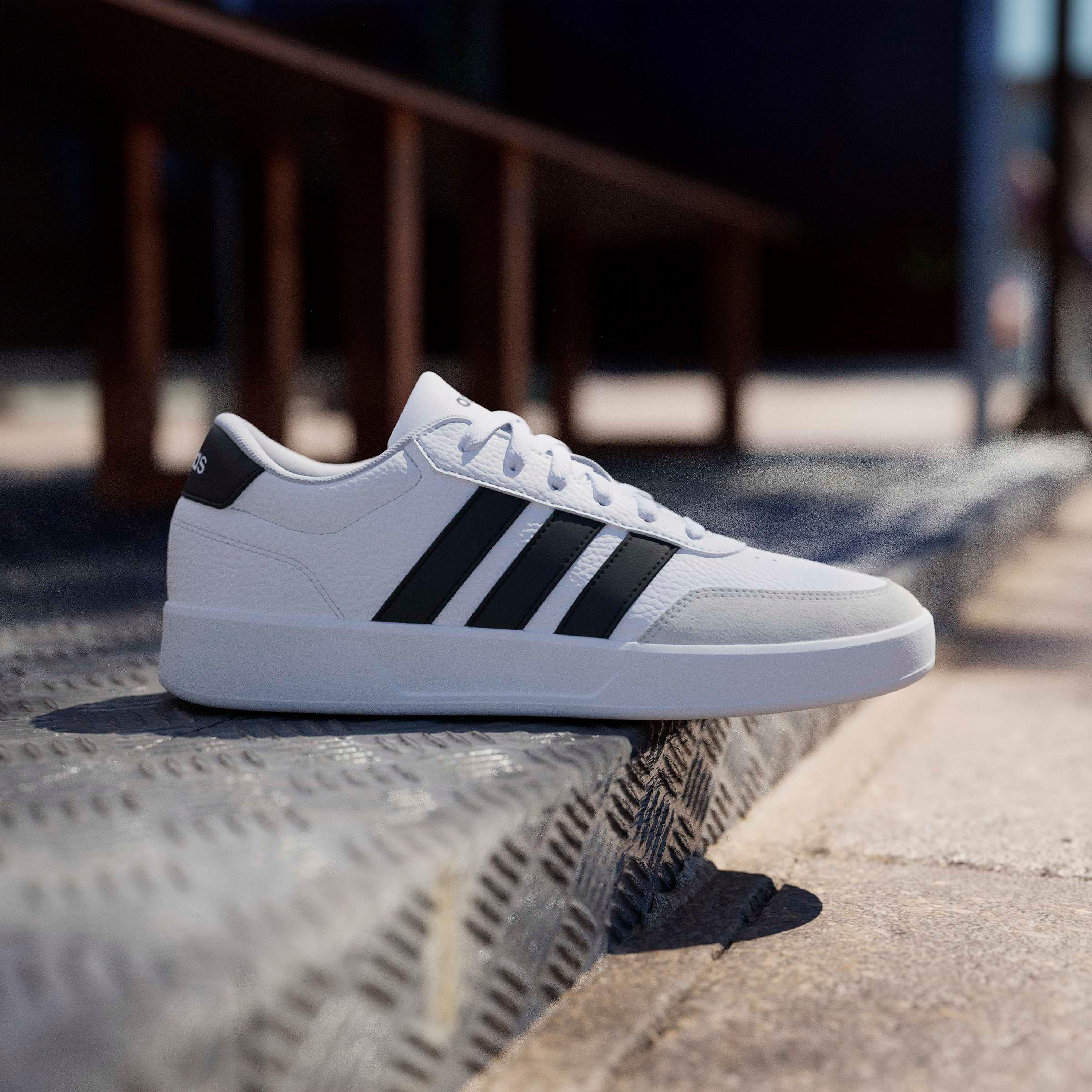 حذاء سنيكرز مخطط للكاحل برباط إغلاق بريكنت 3.0 للرجال من أديداس-men-shoes-sneakers-image-8