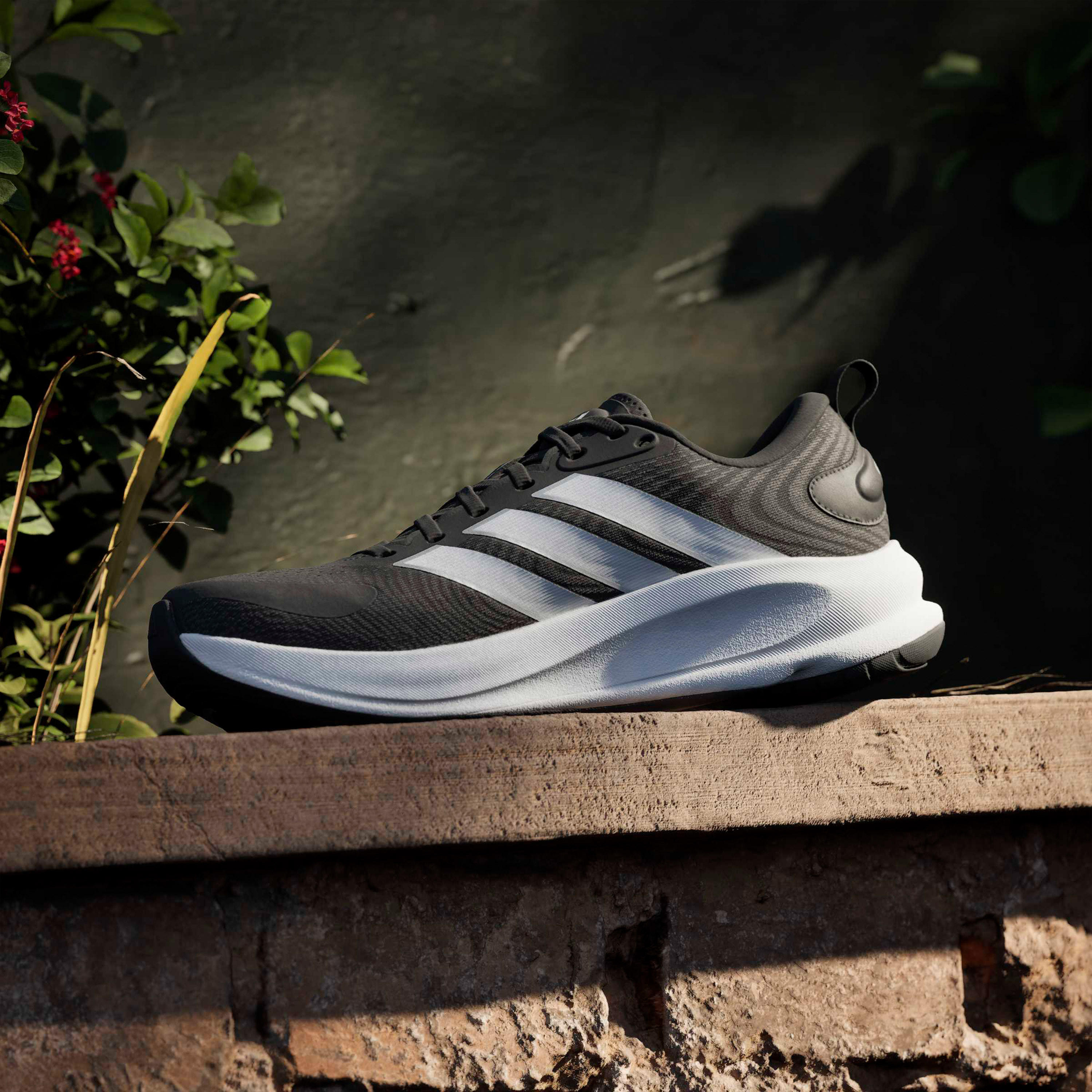 حذاء رياضي بارز الملمس سوبرنوفا إيز 2 برباط إغلاق للرجال من أديداس-sports-men-shoes-image-11