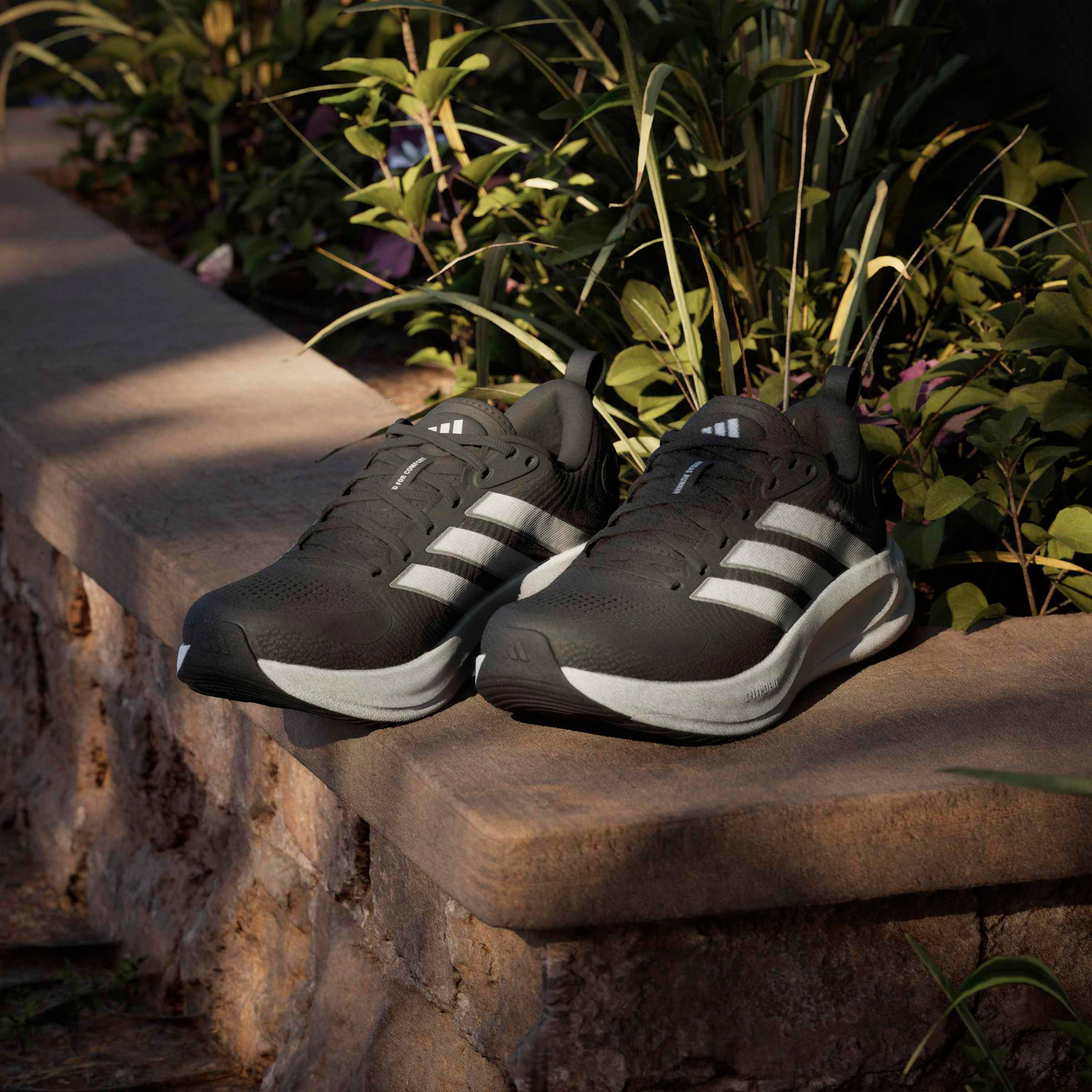 حذاء رياضي بارز الملمس سوبرنوفا إيز 2 برباط إغلاق للرجال من أديداس-sports-men-shoes-image-9
