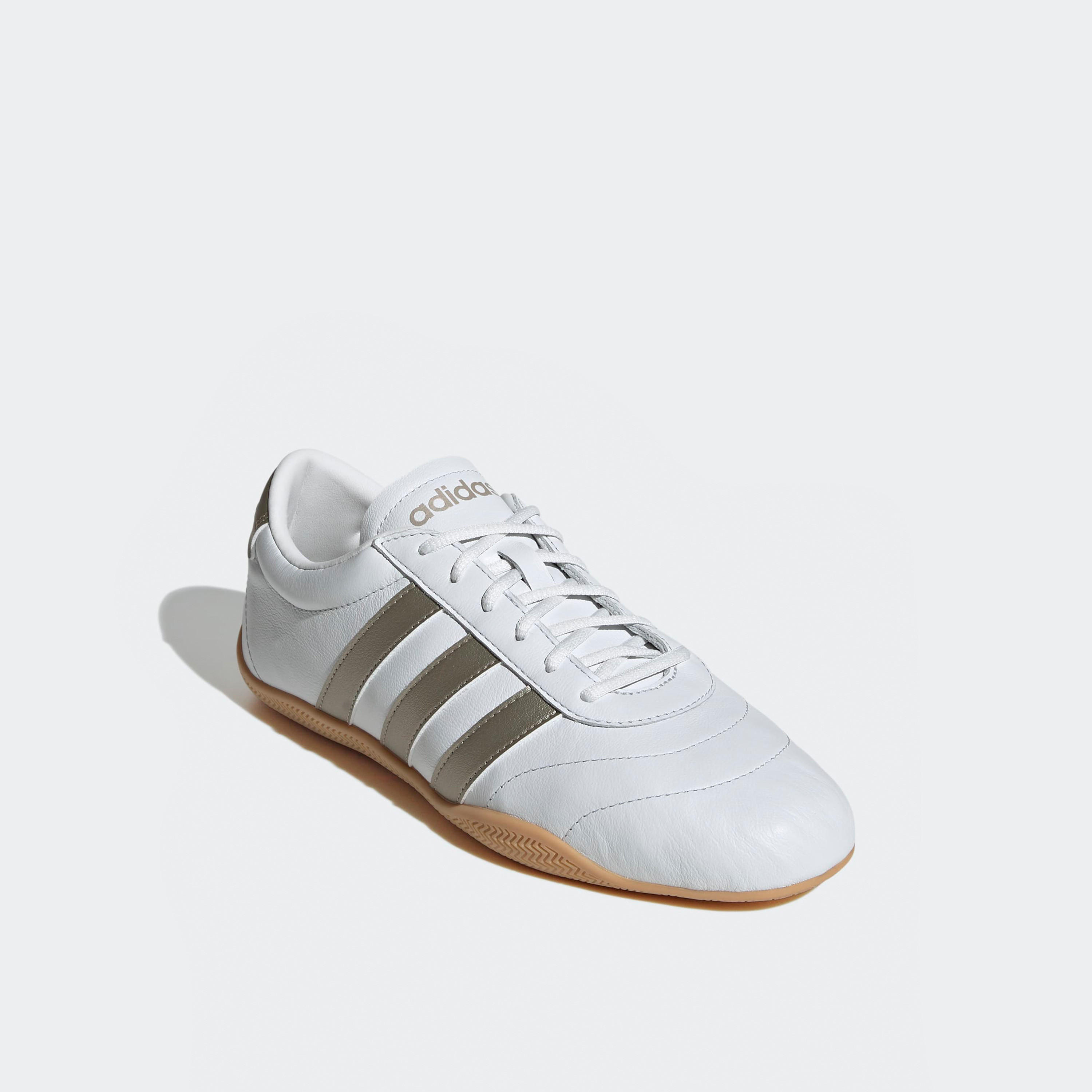 حذاء سنيكرز بكاحل منخفض ورباط إغلاق جراند كورت للنساء من أديداس-sports-women-shoes-image-1