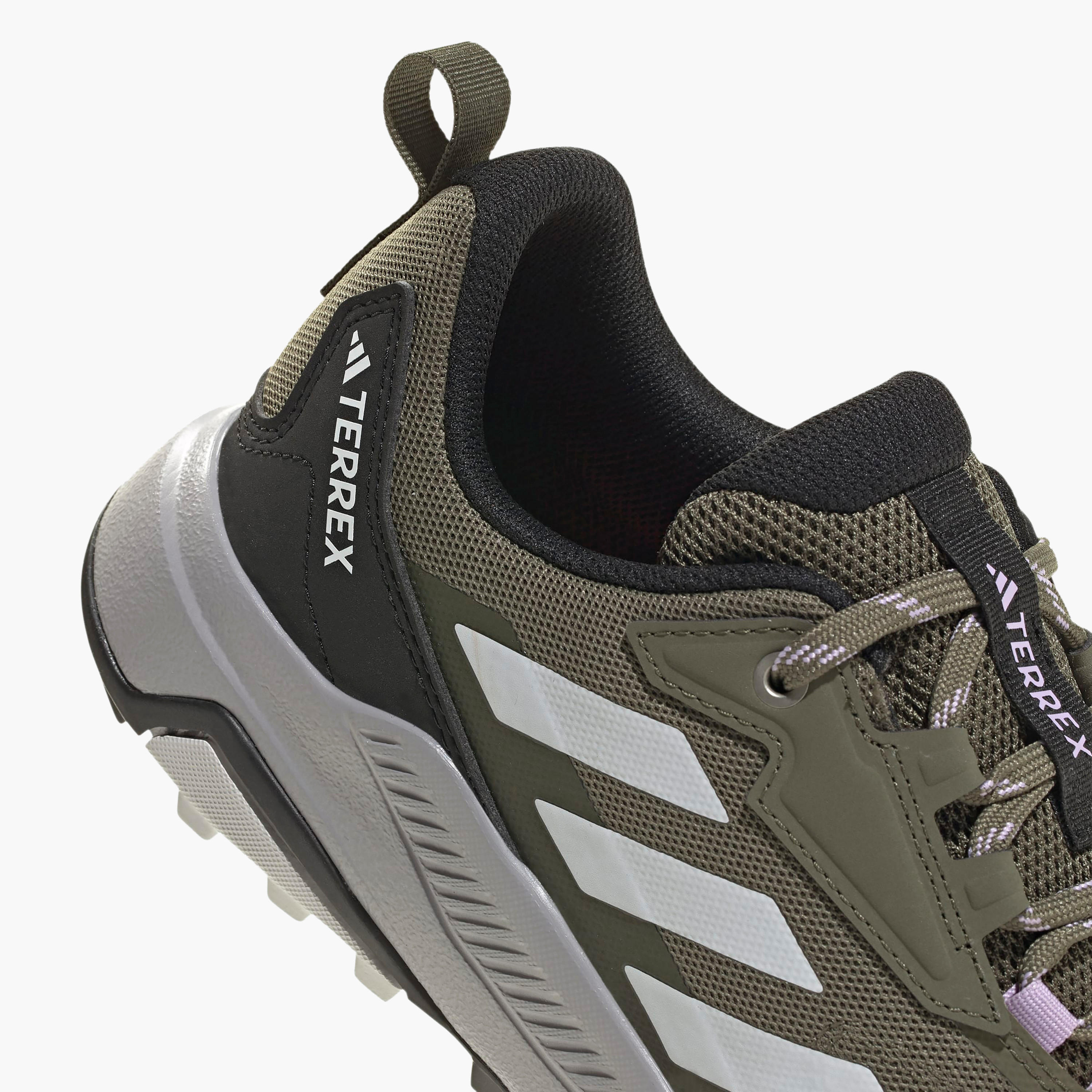 حذاء رياضي برباط تريكس أنيلاندر دبليو للنساء من أديداس-women-shoes-sports-image-10