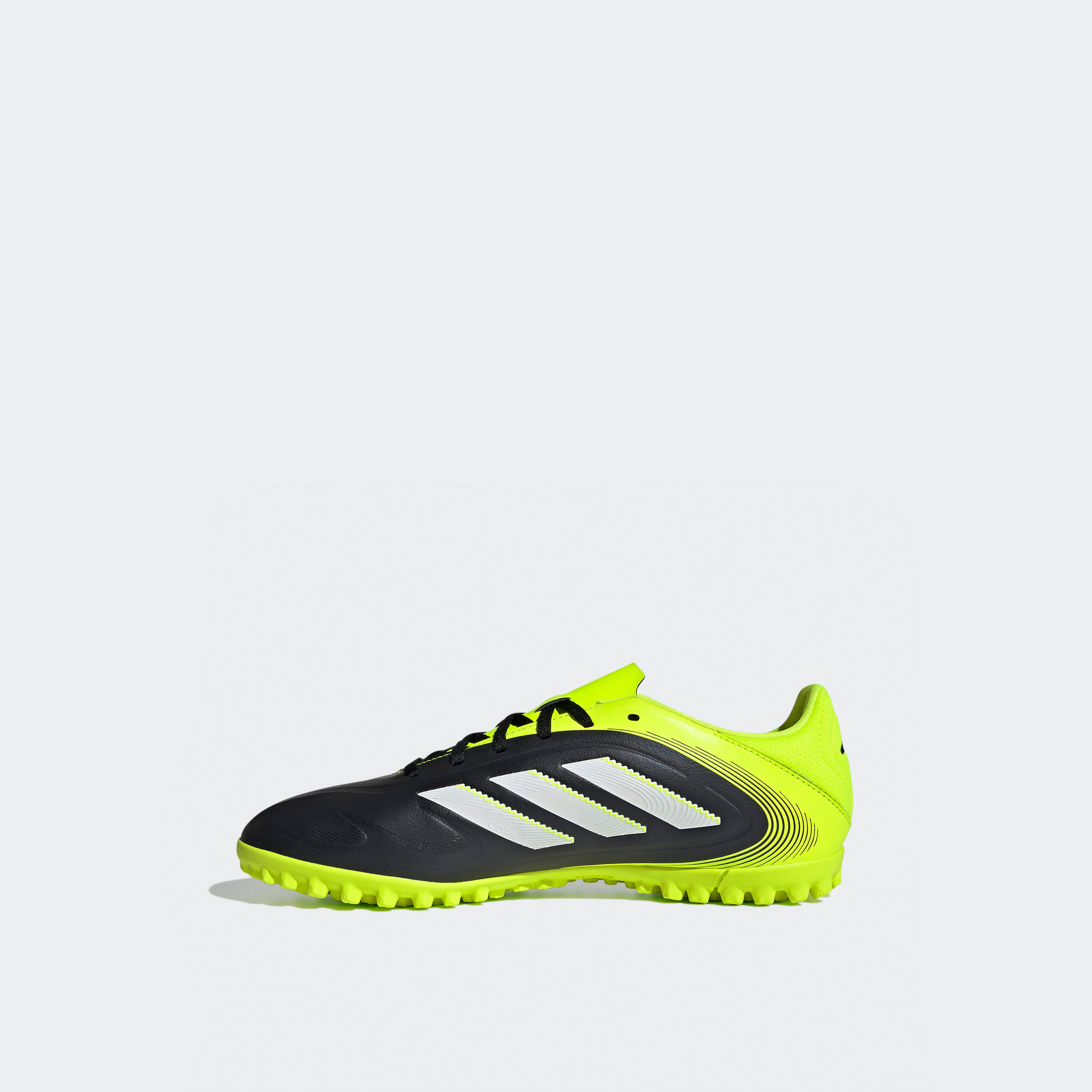 حذاء كرة قدم برباط كوبا بيور III كلوب تي إف للرجال من أديداس-sports-men-shoes-image-3