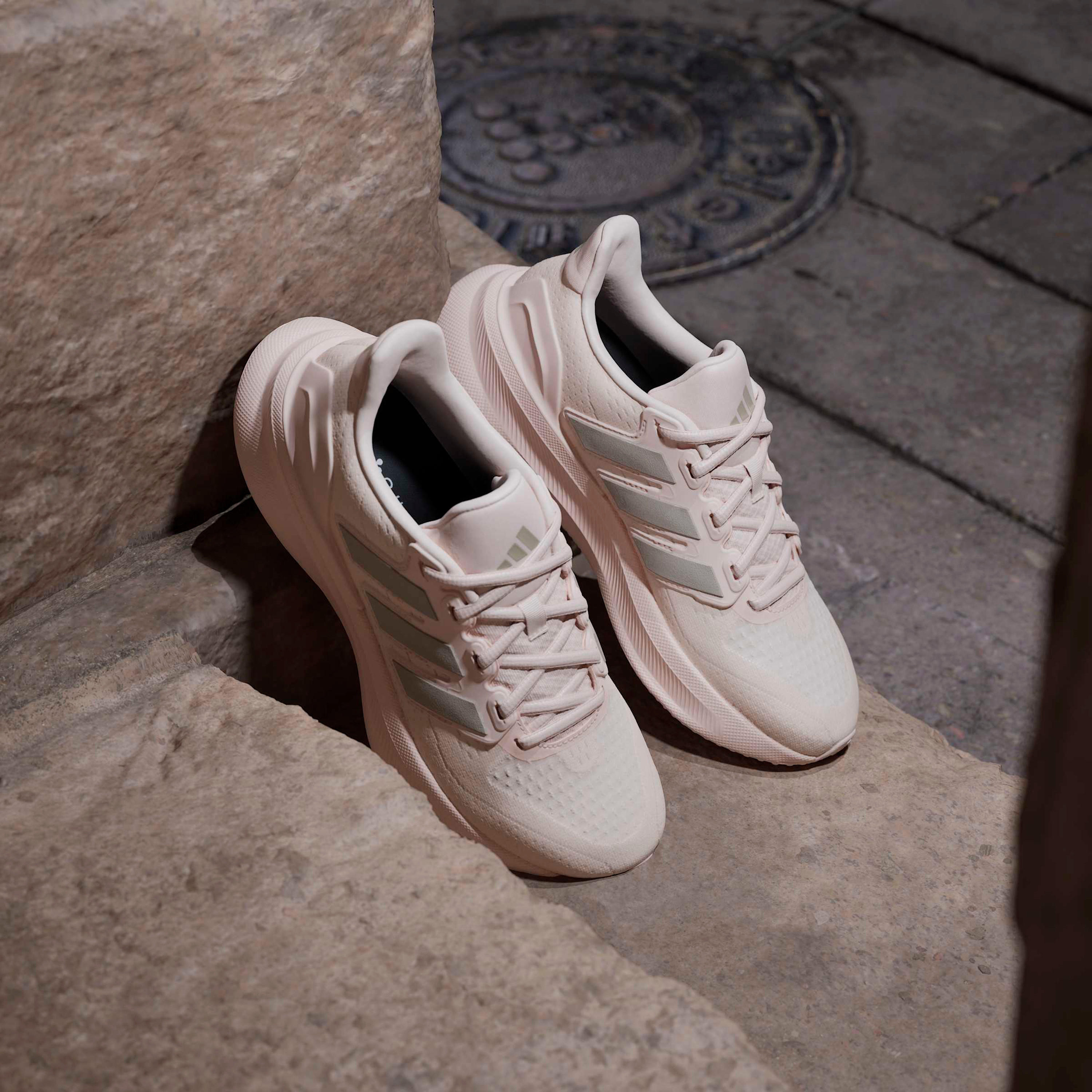حذاء جري شبكي برباط إغلاق "الترارن 5 دبليو" للنساء من أديداس-women-shoes-sports-image-3
