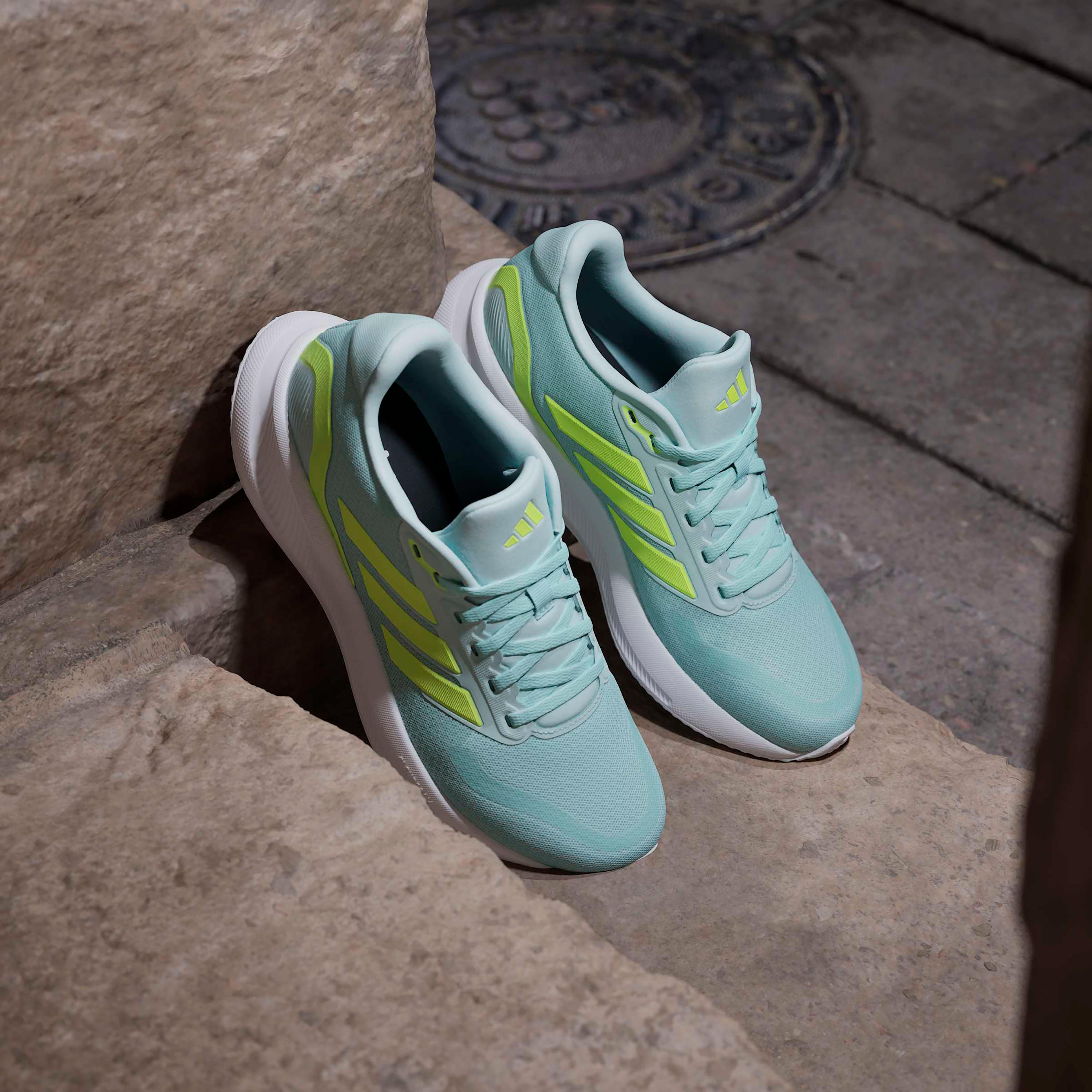 حذاء جري برباط رانفالكون 5 دبليو للنساء من أديداس-sports-women-shoes-image-9
