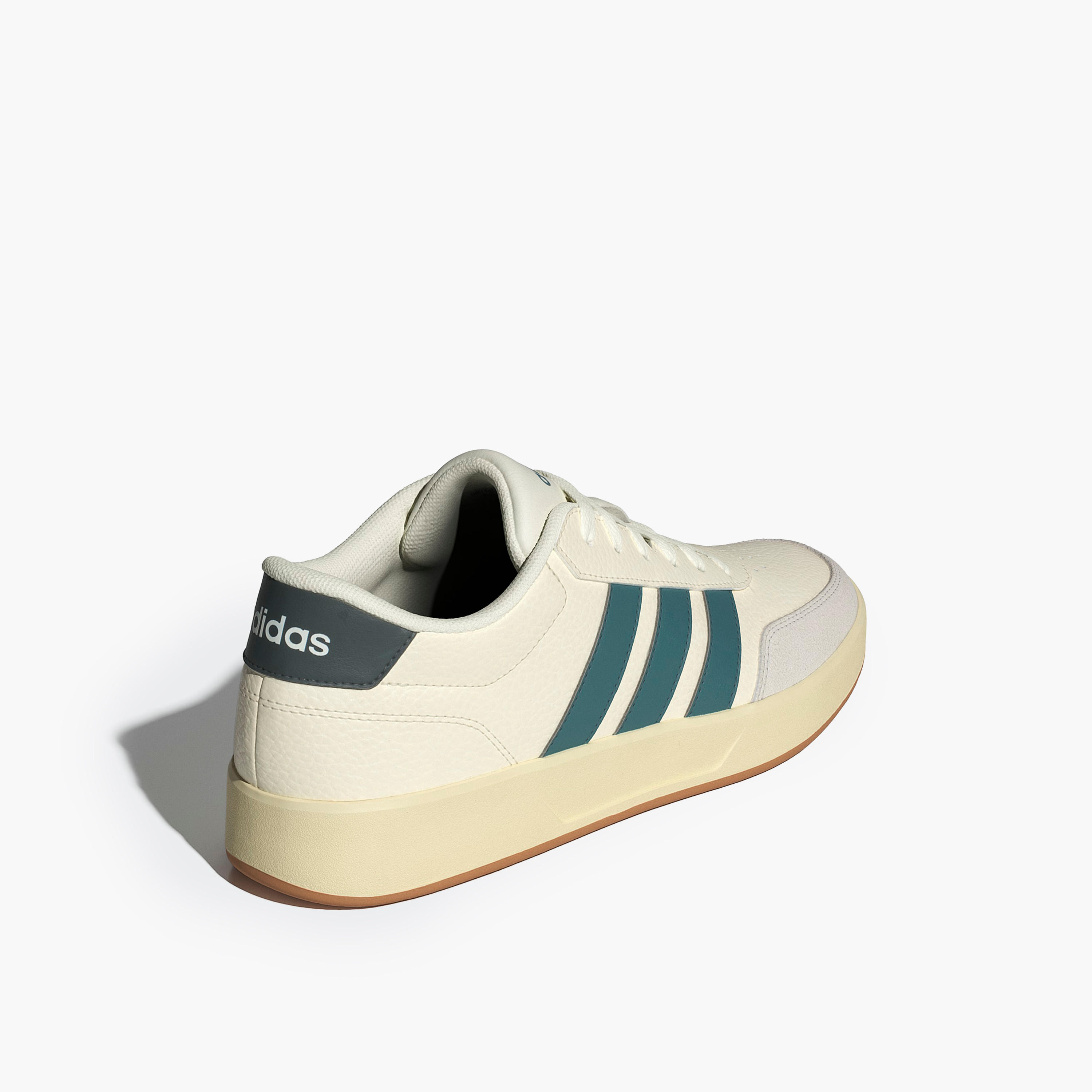 حذاء سنيكرز برباط إغلاق وثقوب "بريكنيت 3.0" للرجال من أديداس-men-shoes-sneakers-image-7