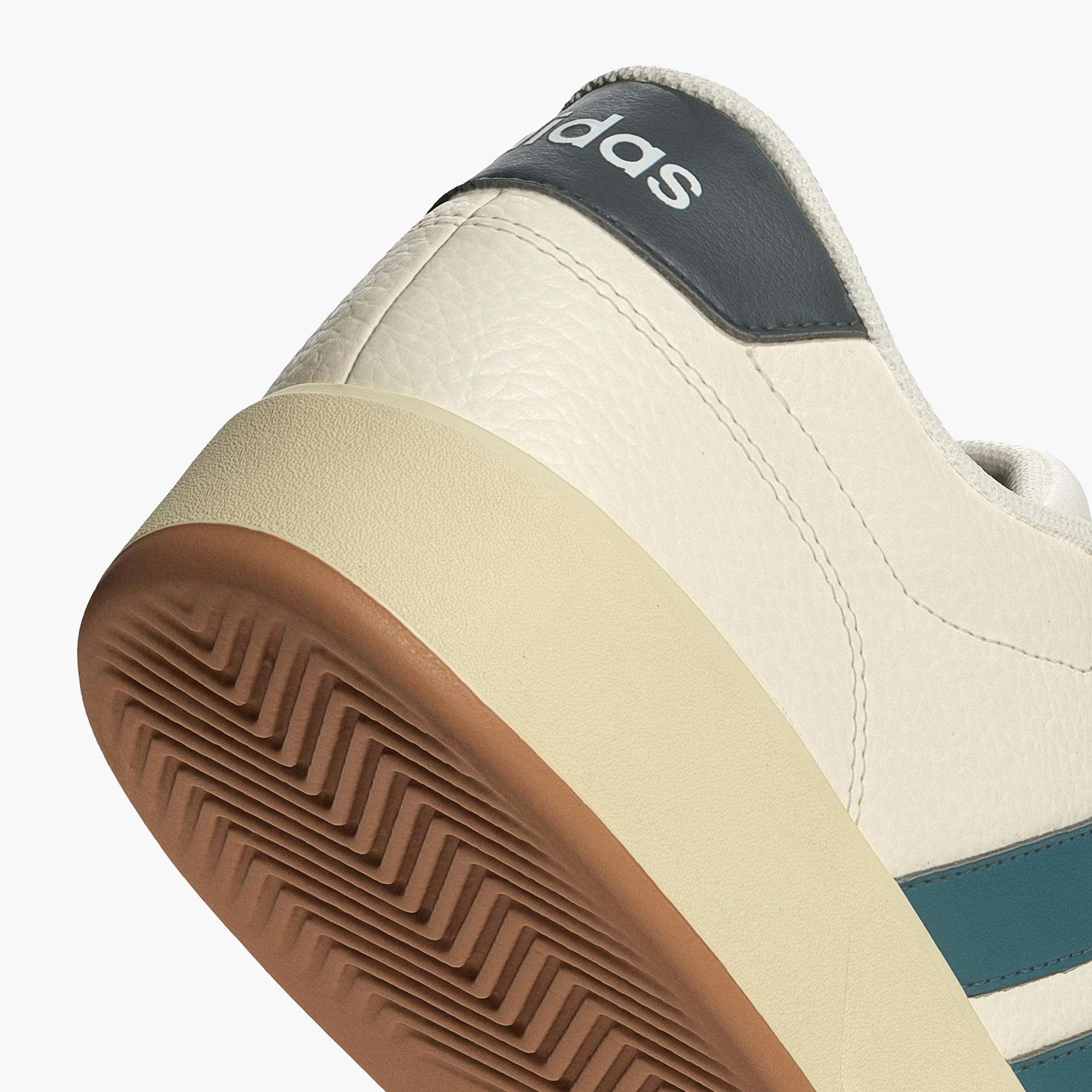 حذاء سنيكرز برباط إغلاق وثقوب "بريكنيت 3.0" للرجال من أديداس-men-shoes-sneakers-image-9