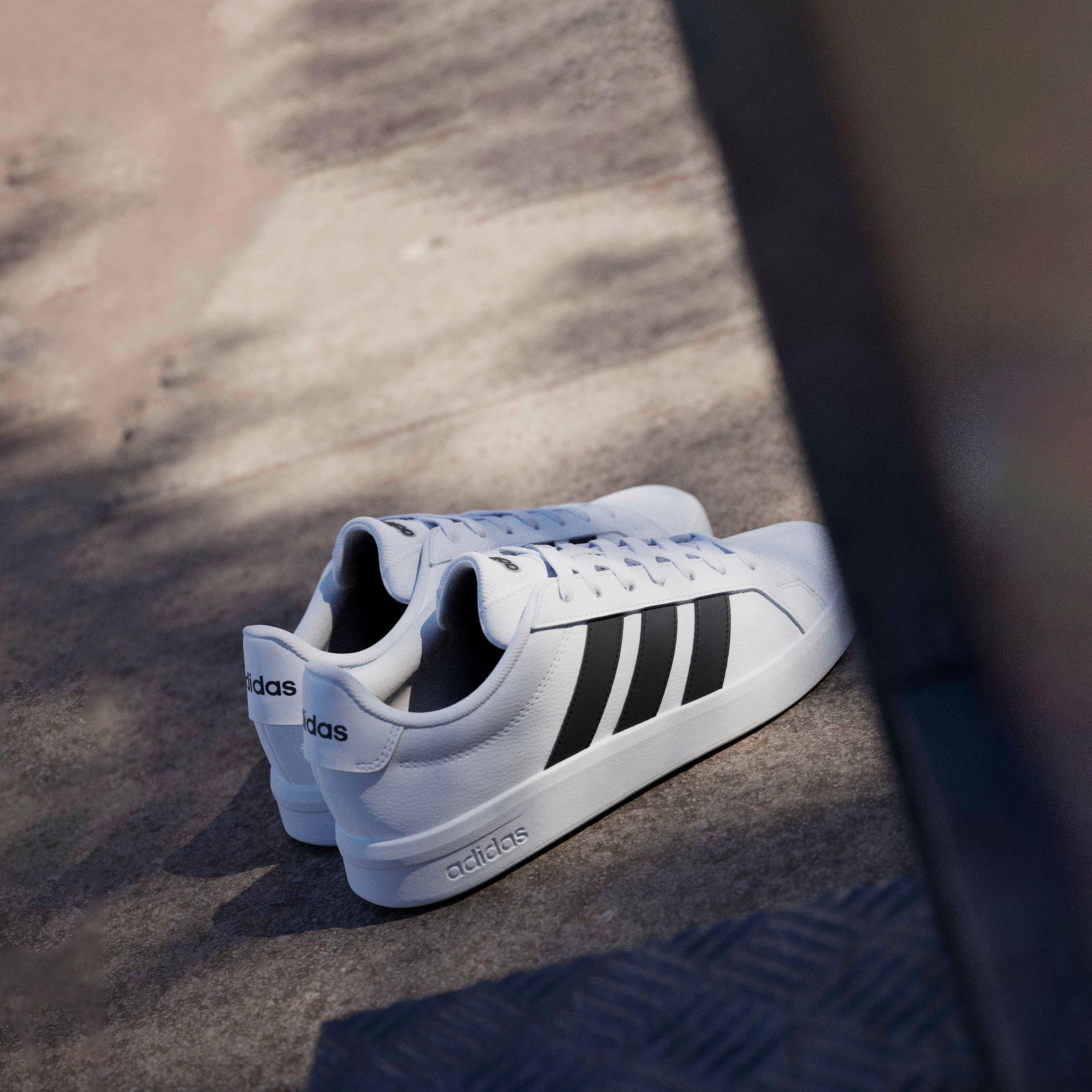 حذاء سنيكرز برباط إغلاق جراند كورت بيس 3.0 للرجال من أديداس-sports-men-shoes-image-9