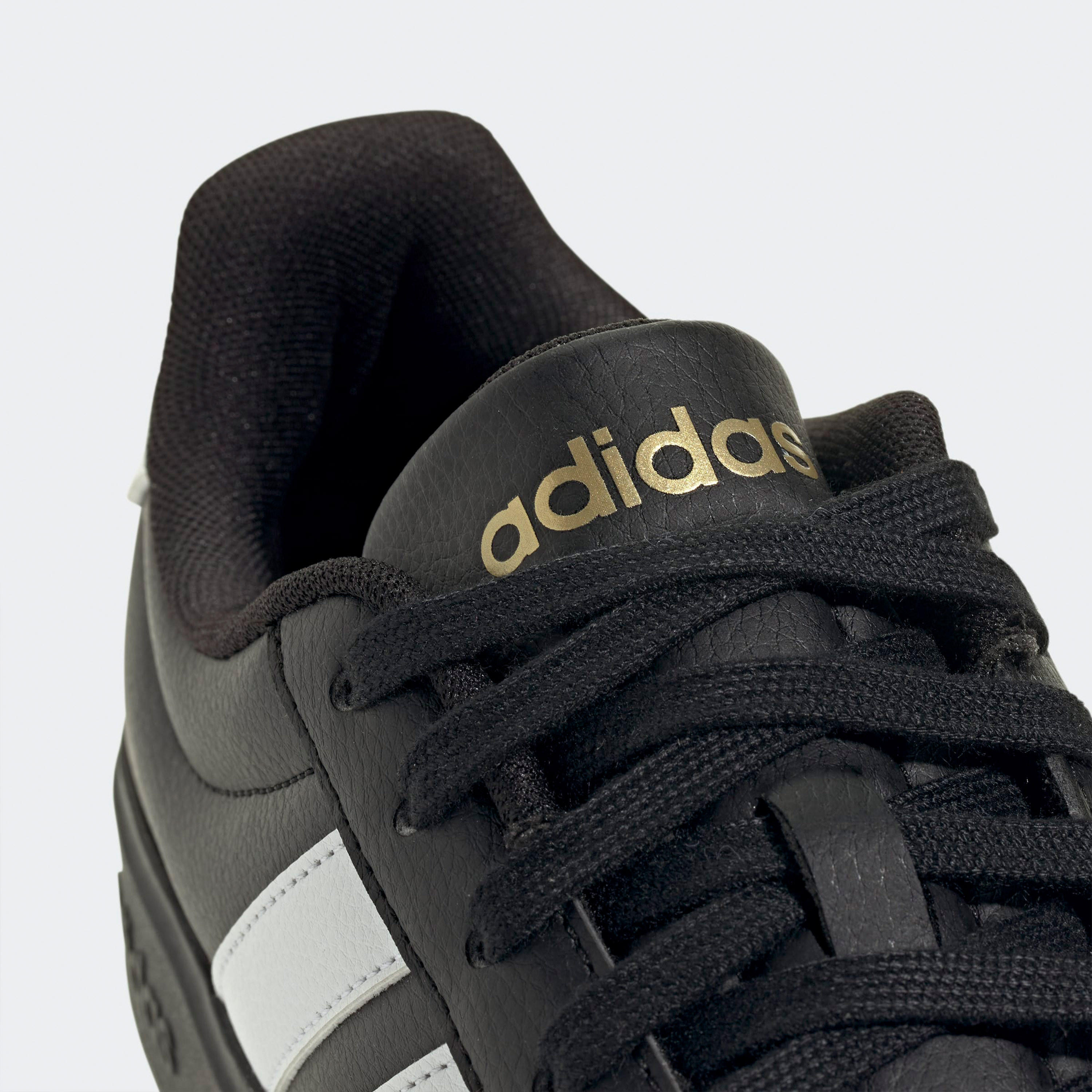 حذاء سنيكرز كاحل برباط ستريت توك للنساء من أديداس-sports-women-shoes-image-5