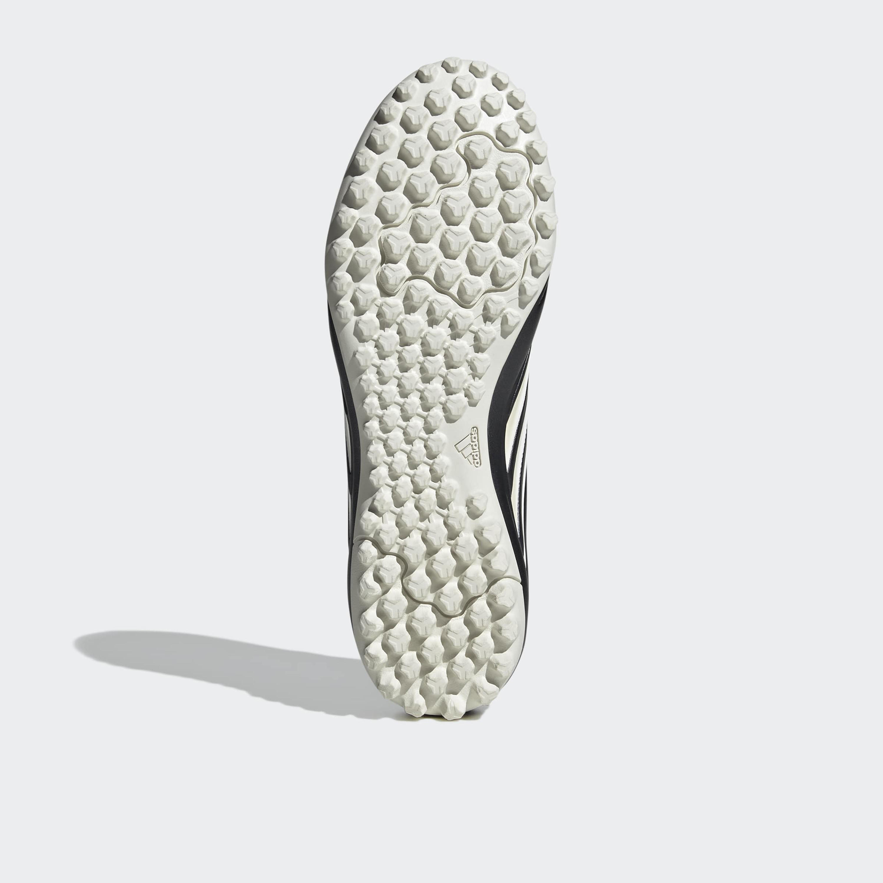 حذاء كرة قدم للأعشاب الصناعية للرجال من أديداس كوبا بيور 4-sports-men-shoes-image-3