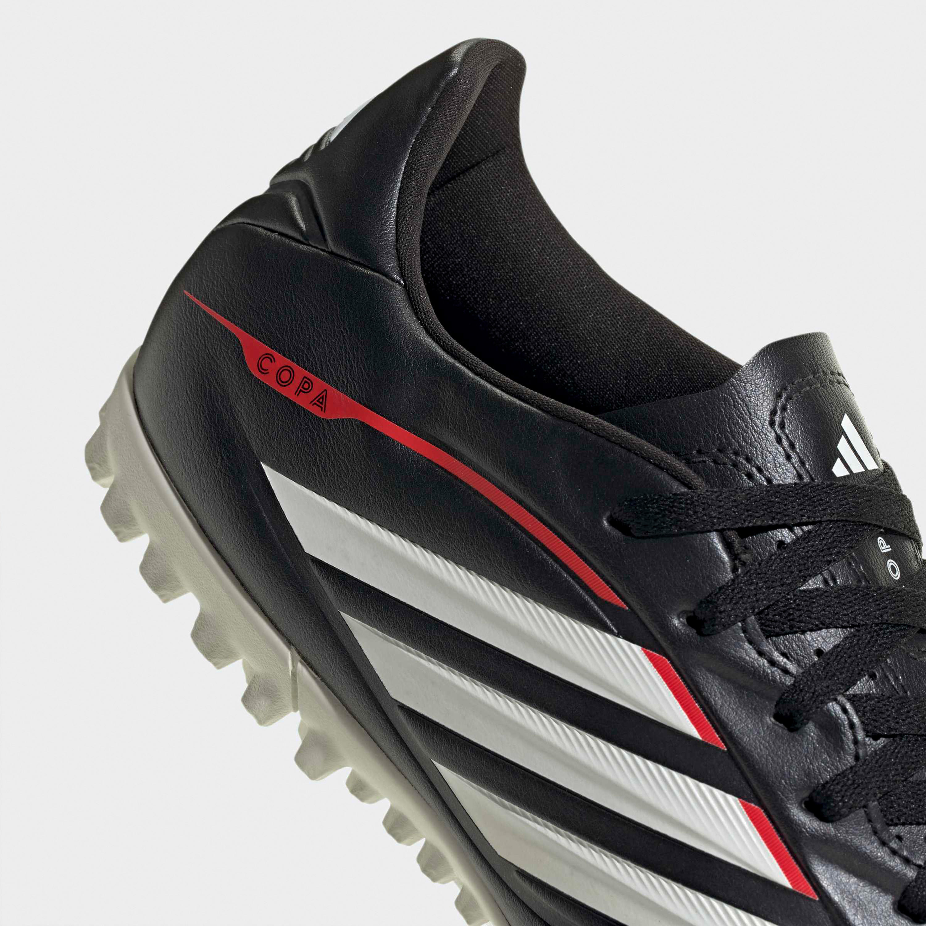 حذاء كرة قدم للأعشاب الصناعية للرجال من أديداس كوبا بيور 4-sports-men-shoes-image-7