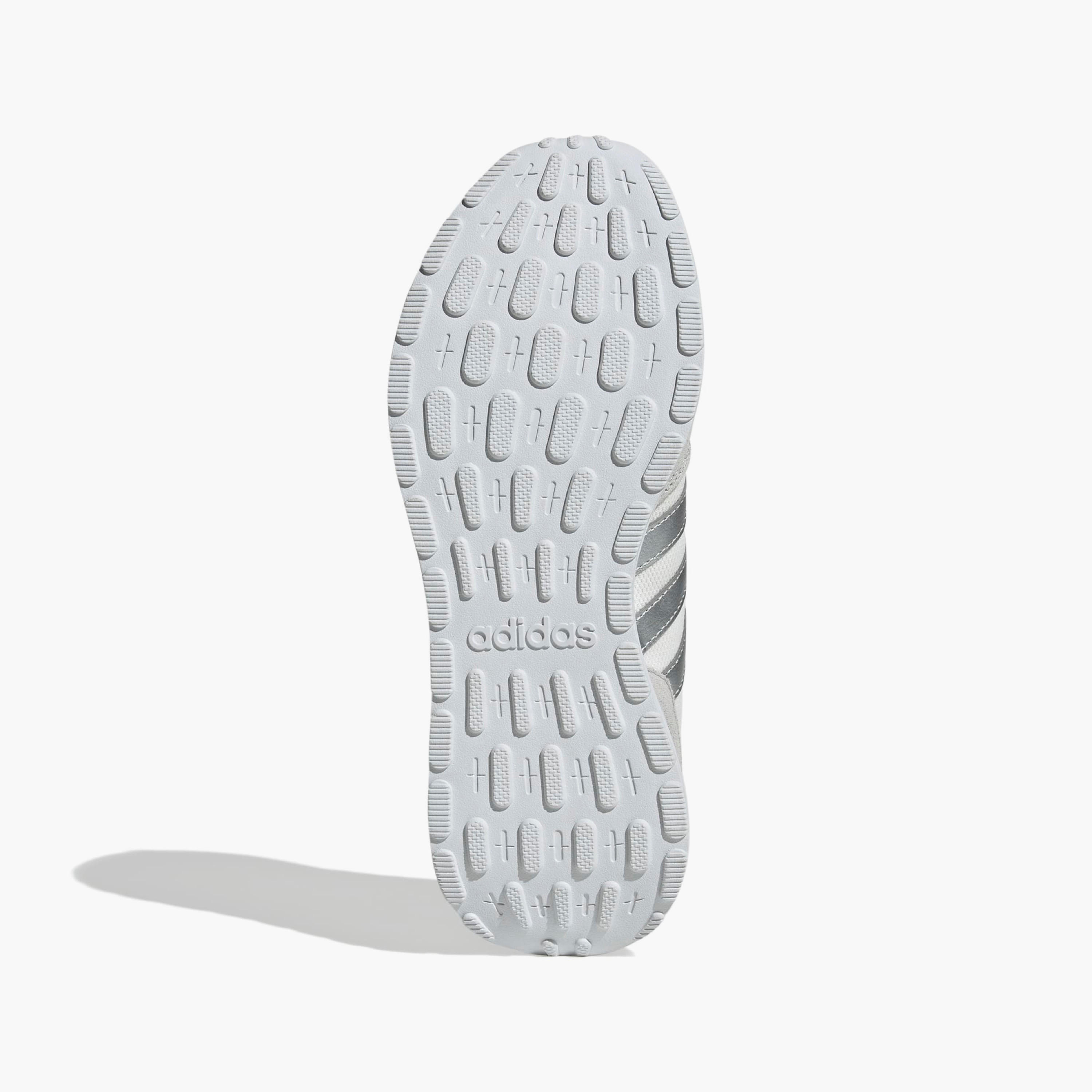 حذاء رياضي برباط إغلاق للنساء من أديداس-sports-women-shoes-image-4