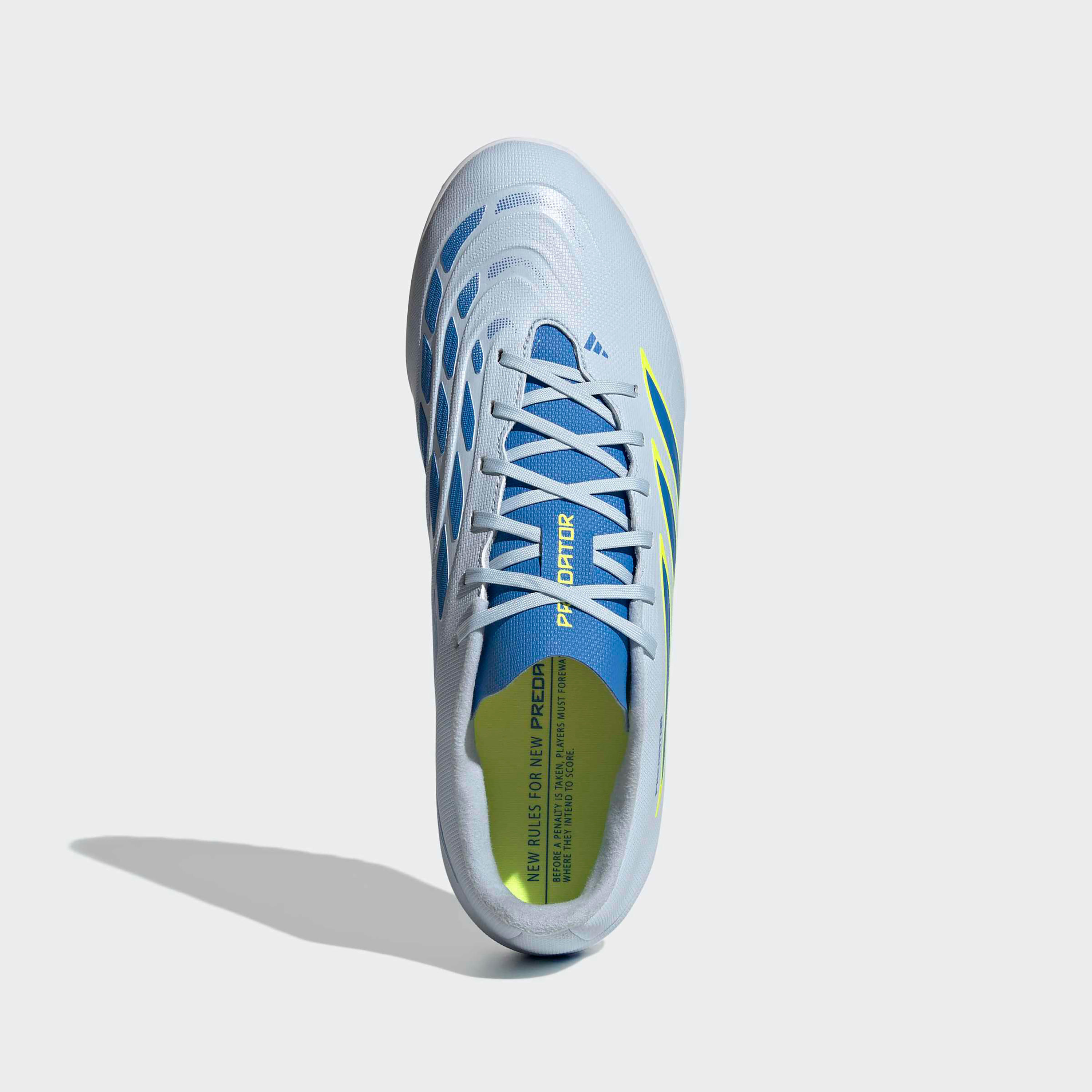 حذاء كرة قدم للعشب الصناعي بريداتور كلوب تي إف برباط للرجال من أديداس-sports-men-shoes-image-3