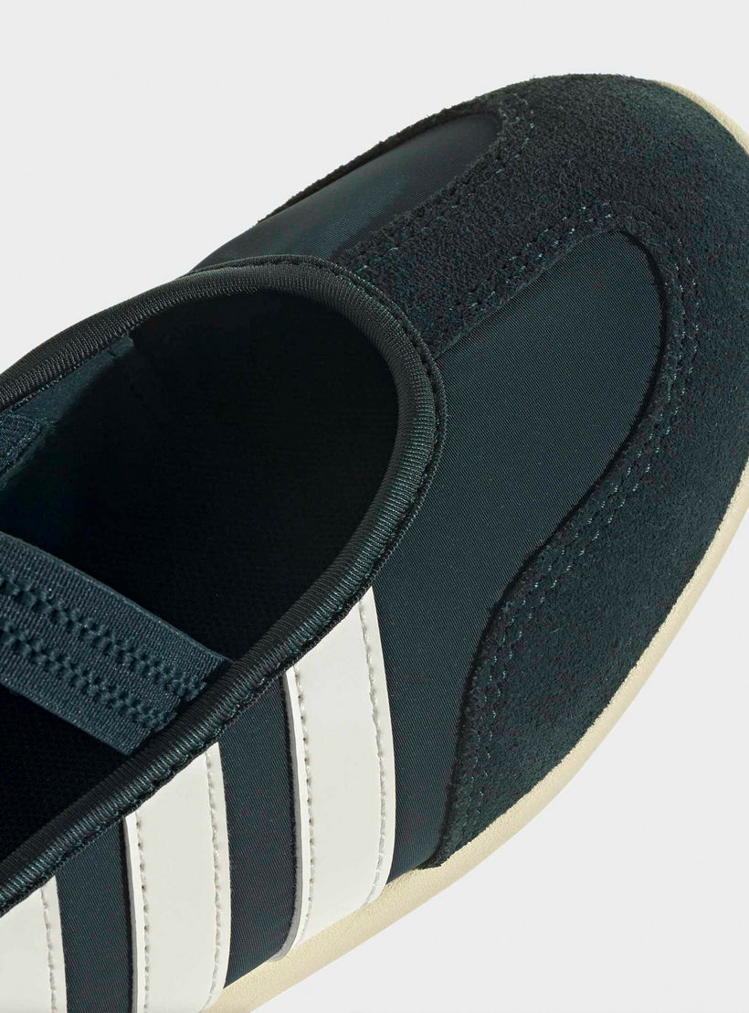 Adidas Women Barreda Striped Sports Shoes-sports-women-shoes-image-5